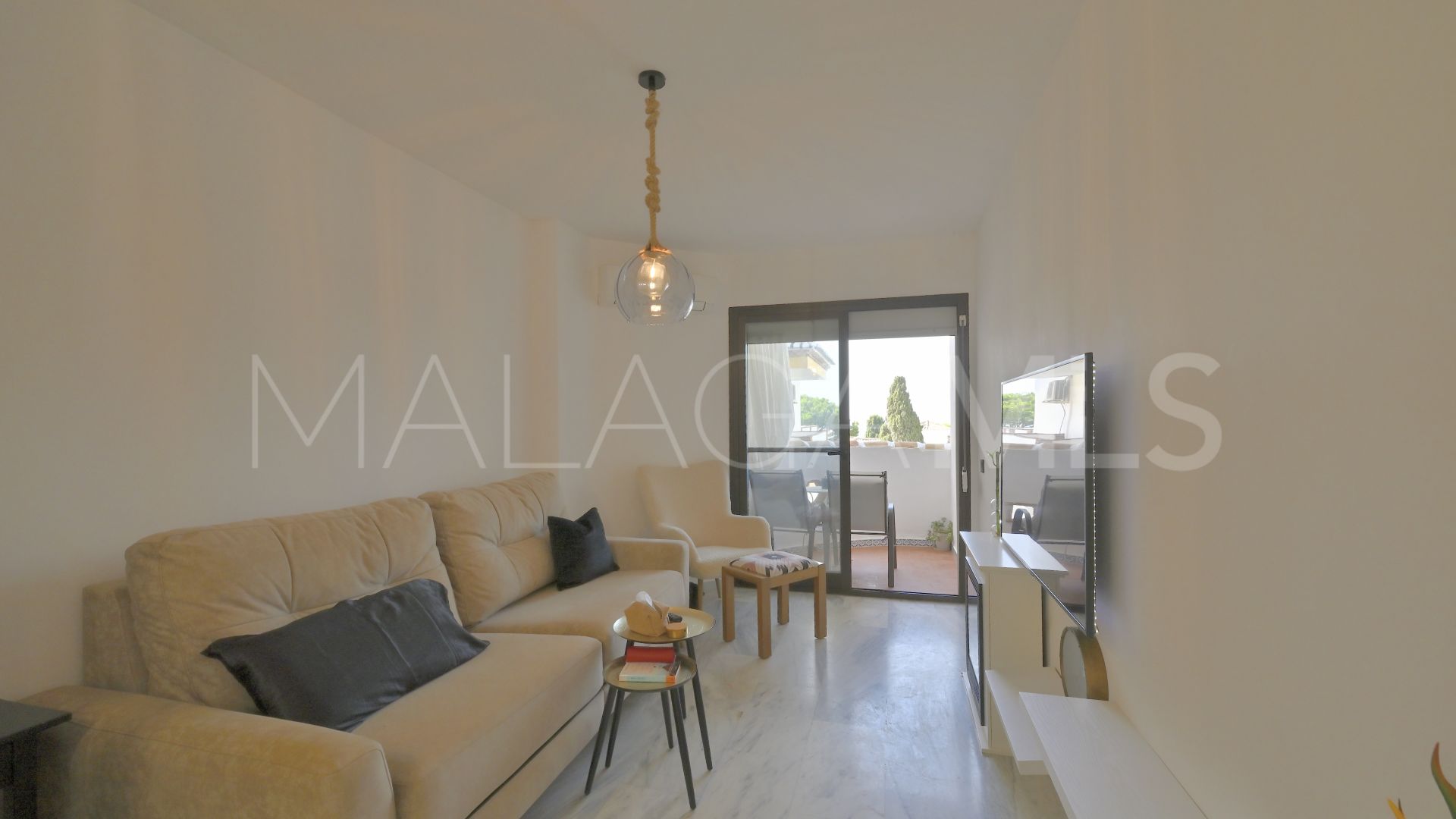 Duplex for sale in Calahonda with 2 bedrooms