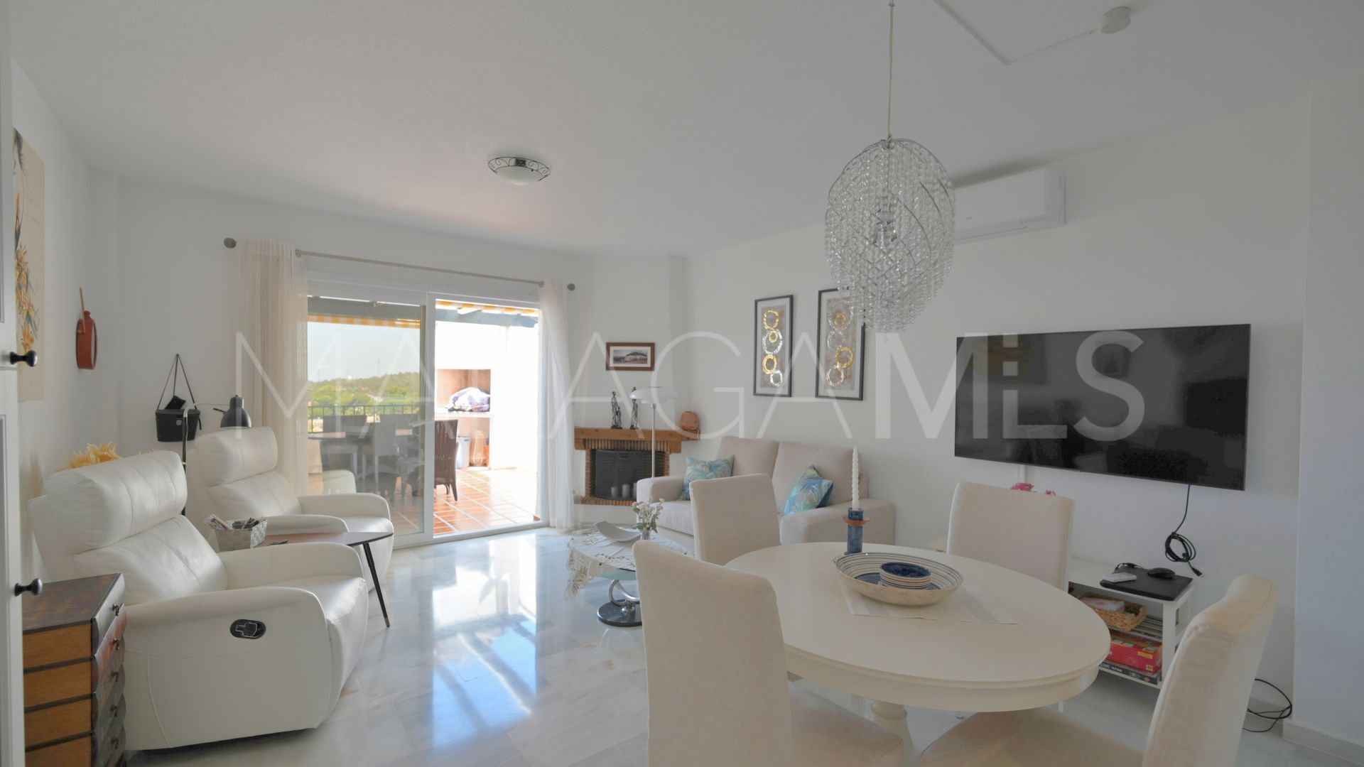 For sale 3 bedrooms duplex penthouse in Calahonda