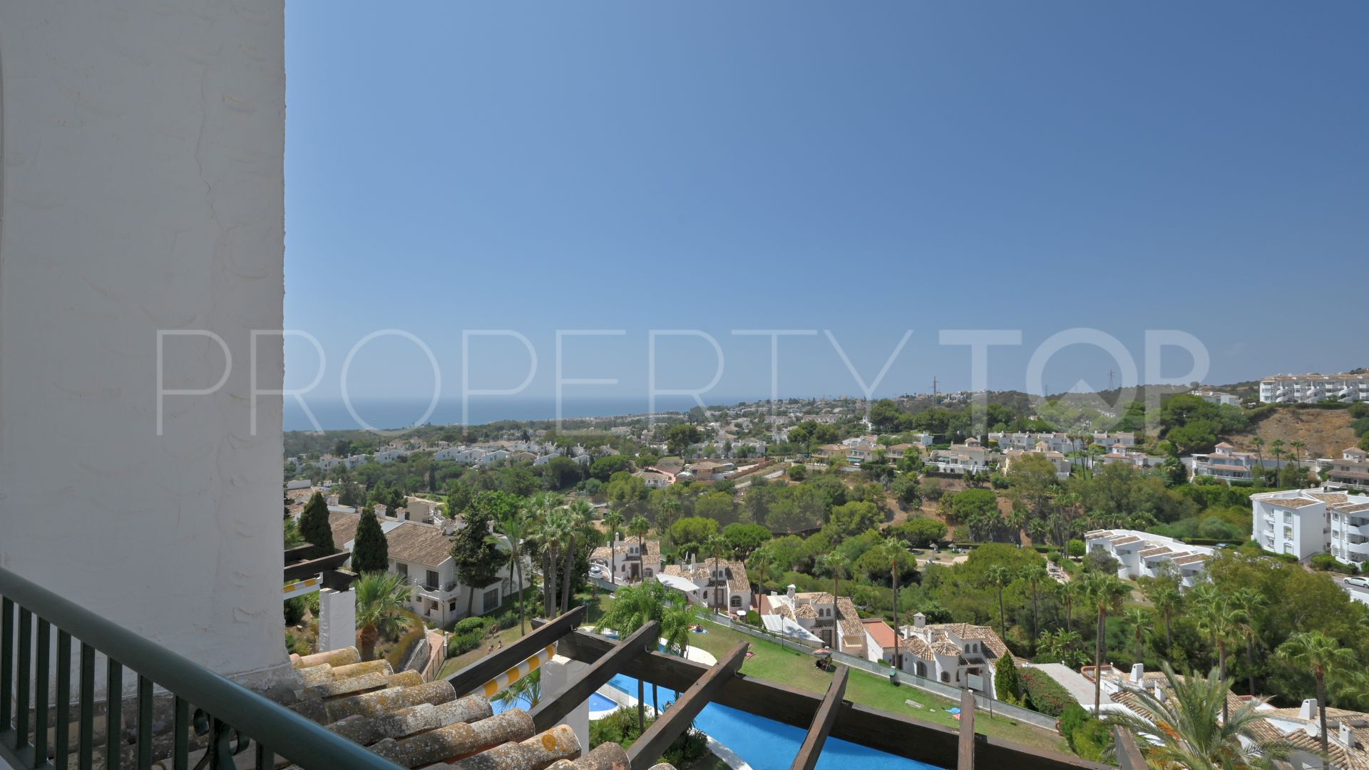 For sale 3 bedrooms duplex penthouse in Calahonda