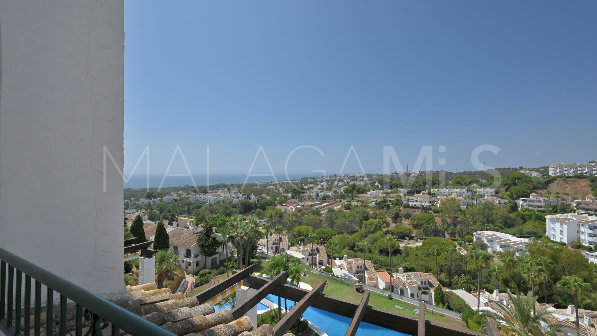 For sale 3 bedrooms duplex penthouse in Calahonda