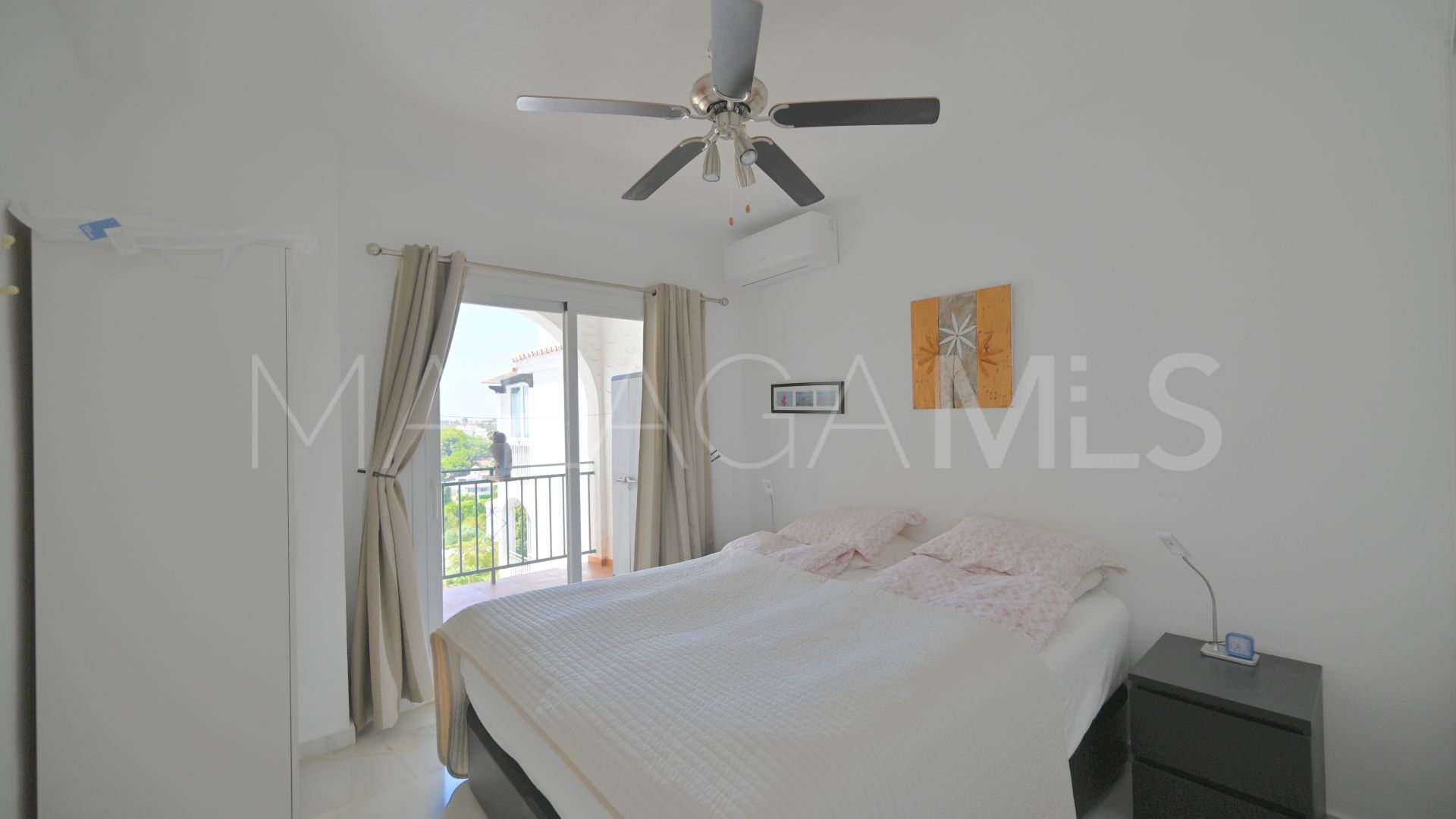 Duplex penthouse for sale in Calahonda