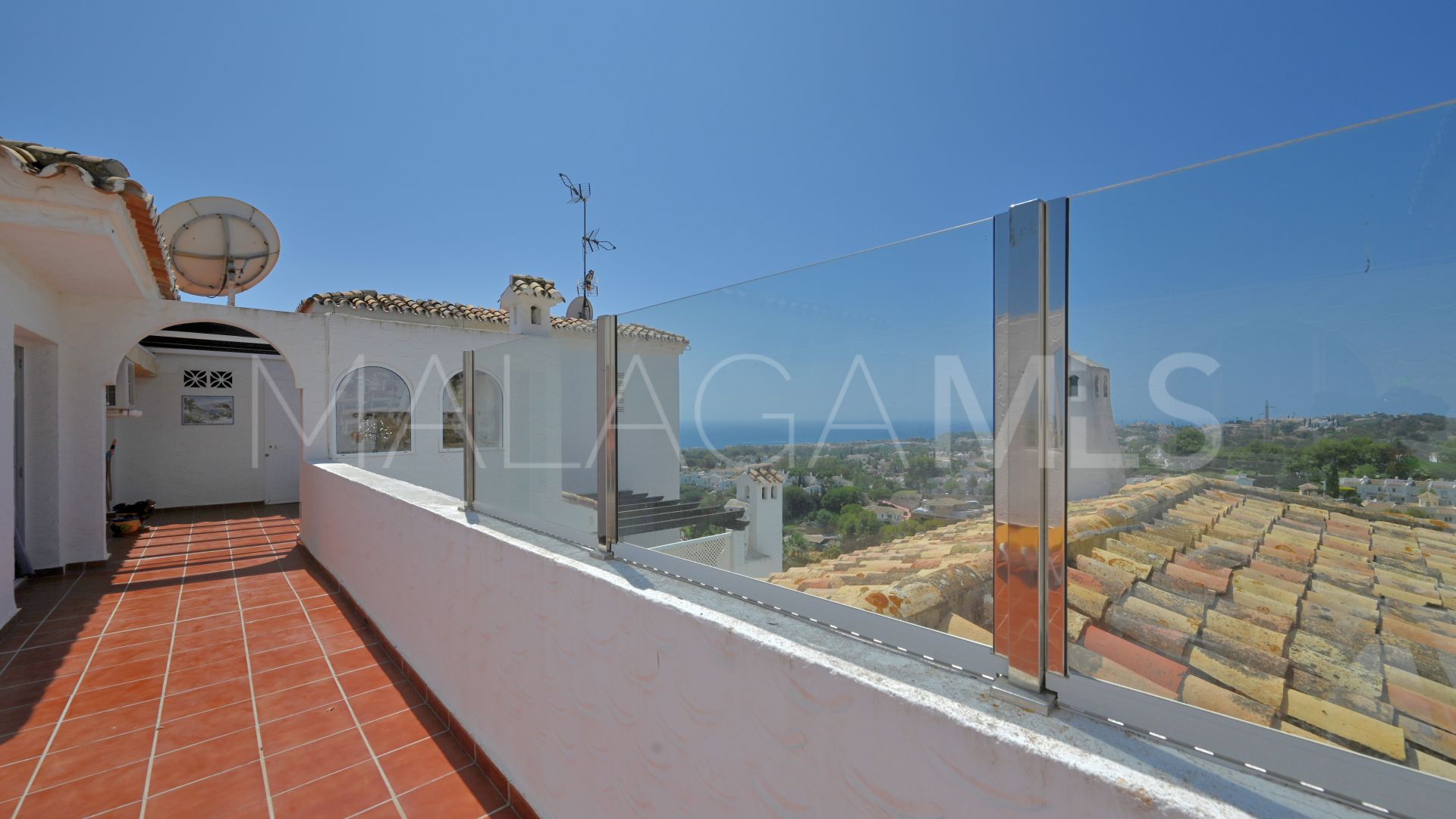 For sale 3 bedrooms duplex penthouse in Calahonda