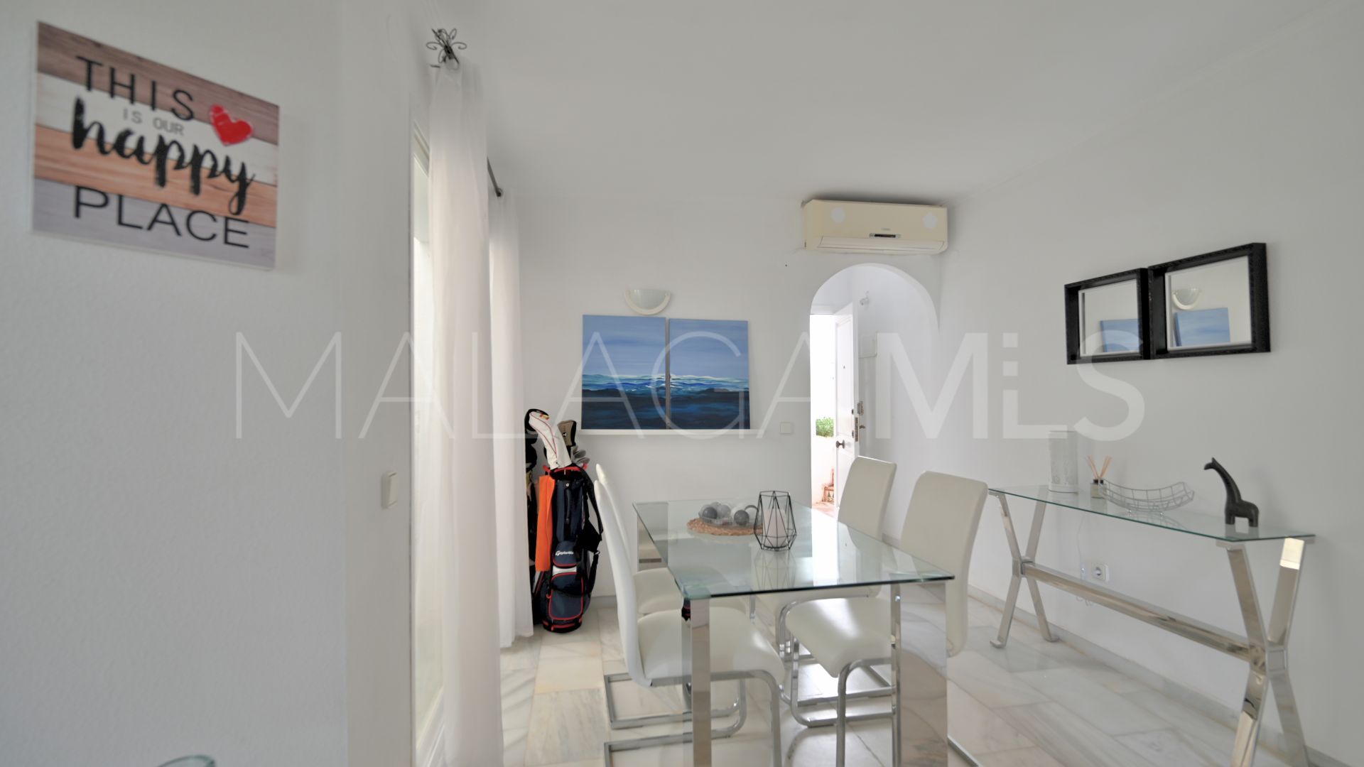 Apartamento planta baja a la venta with 2 bedrooms in Calahonda