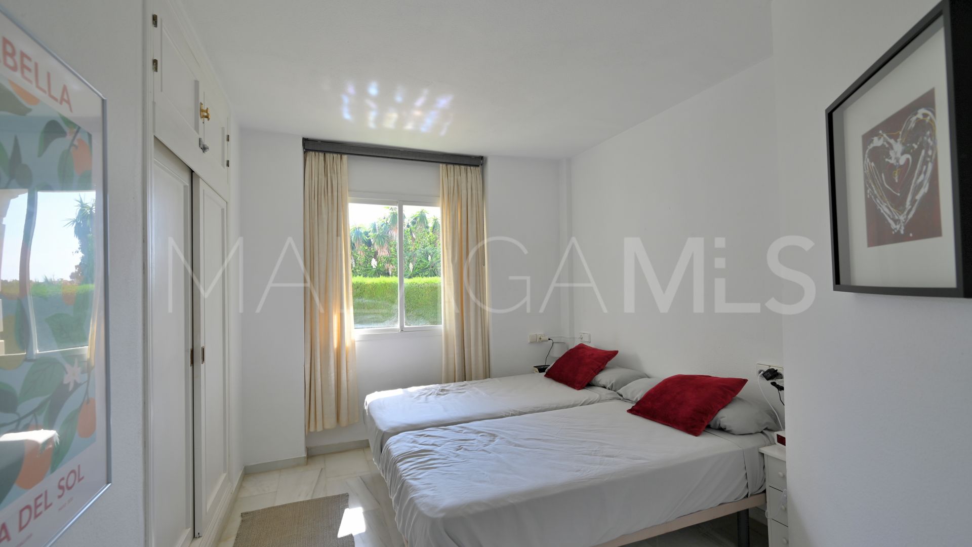 Apartamento planta baja a la venta with 2 bedrooms in Calahonda