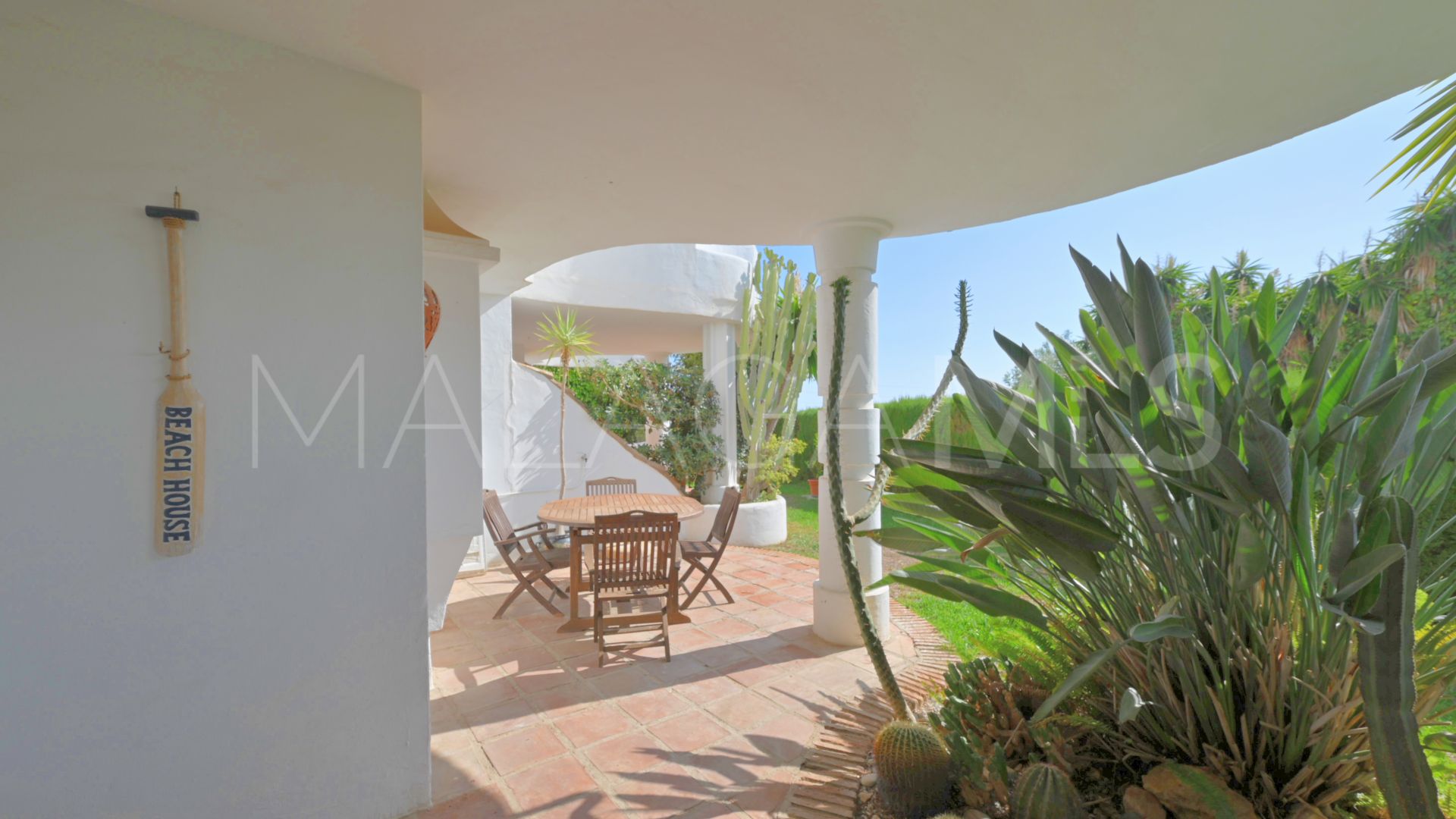 Apartamento planta baja a la venta with 2 bedrooms in Calahonda