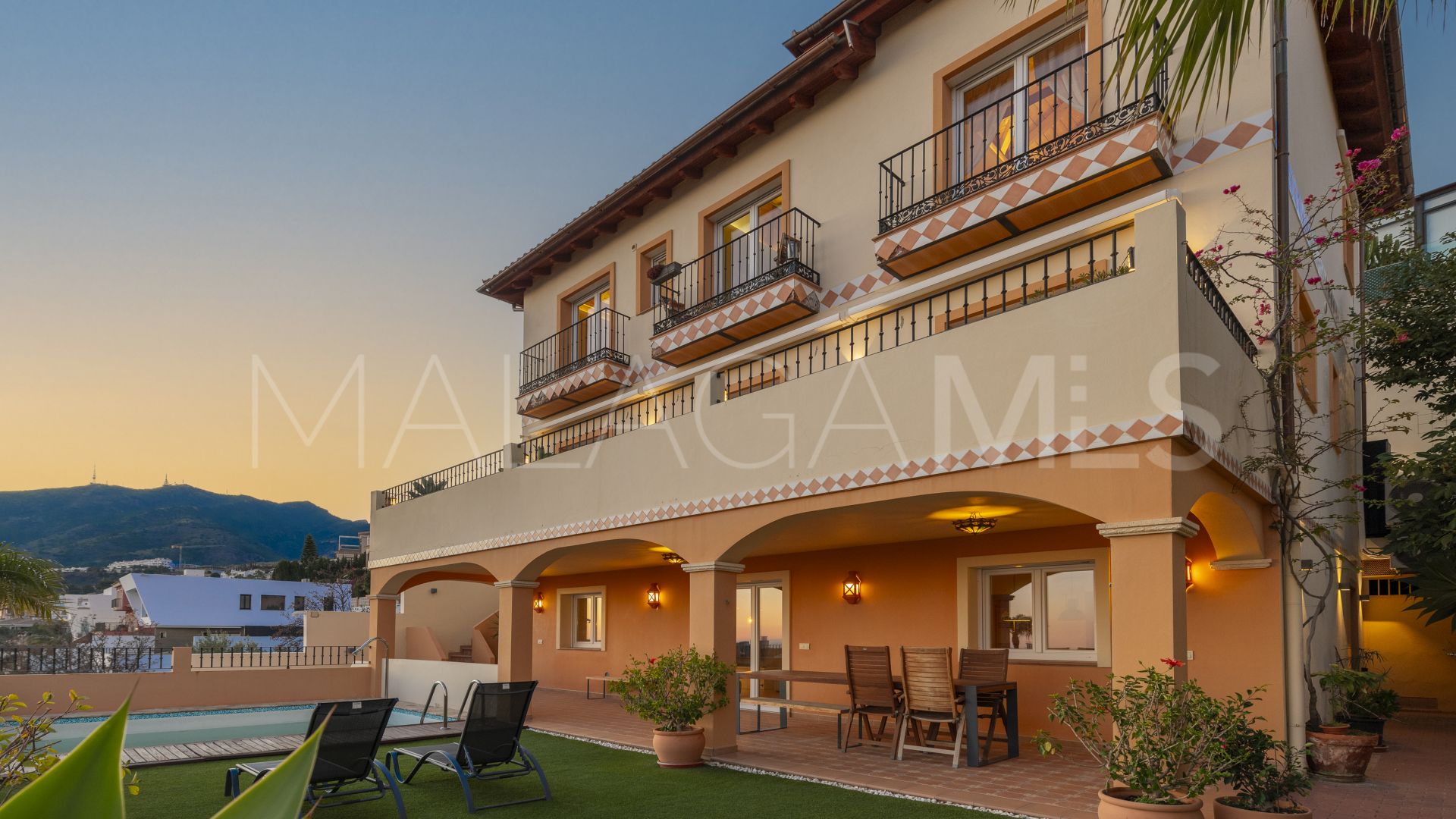 4 bedrooms villa for sale in Santangelo