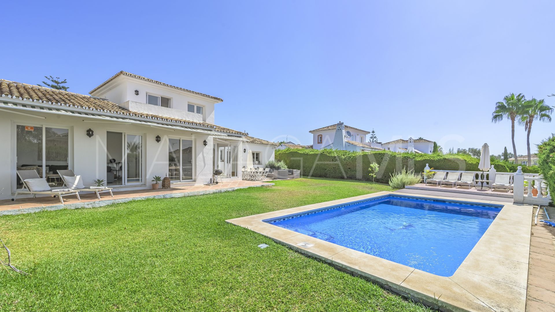 Villa for sale in Calahonda