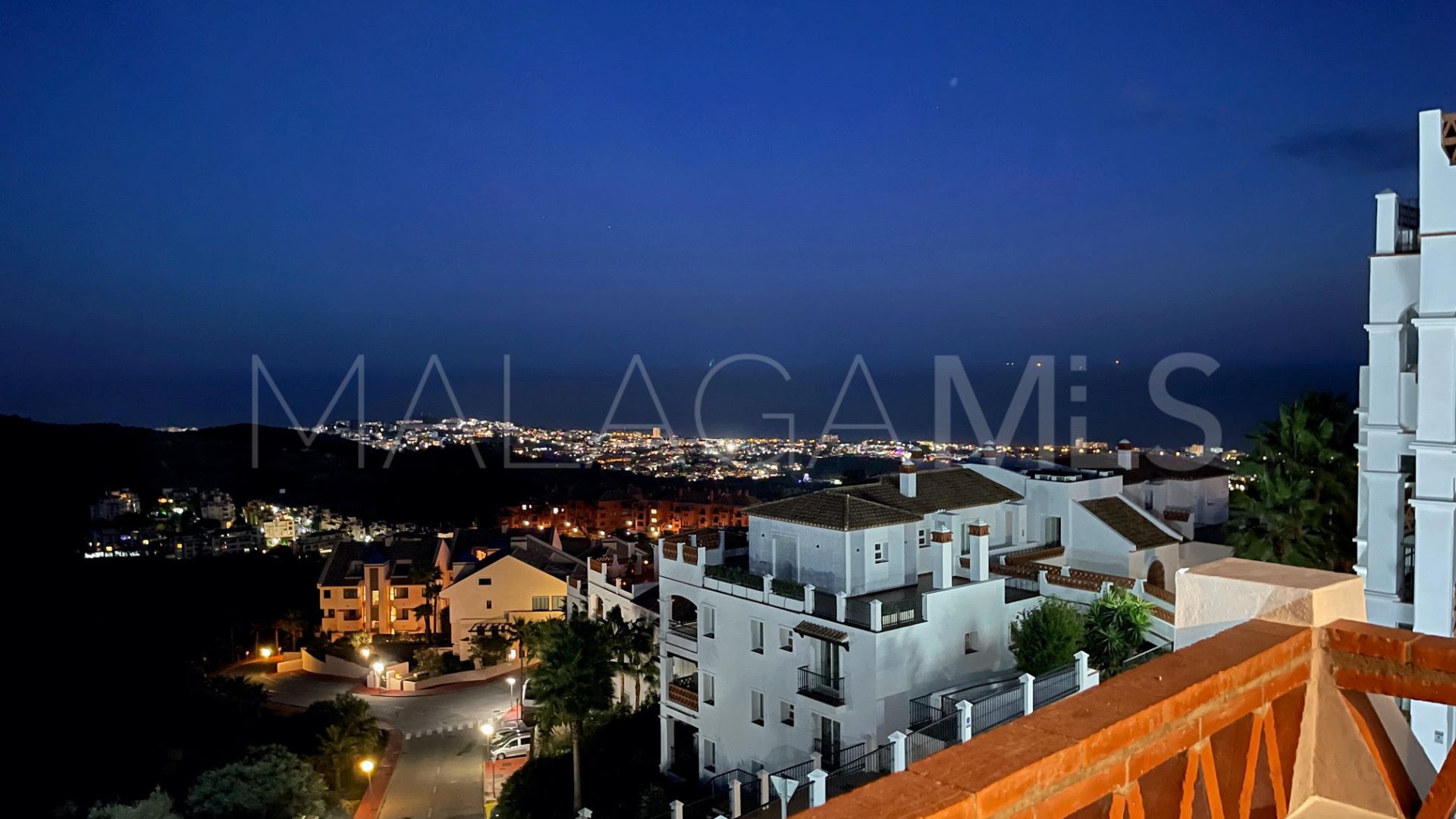 Apartamento with 2 bedrooms for sale in Calahonda