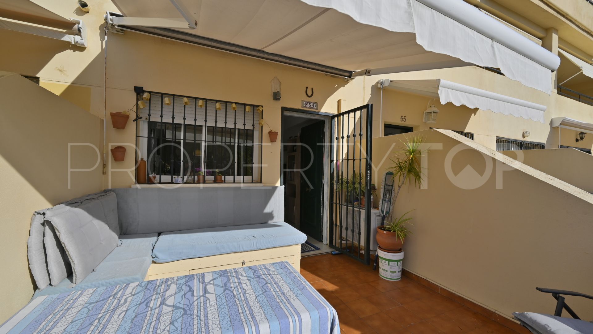 For sale ground floor duplex in Calahonda with 2 bedrooms