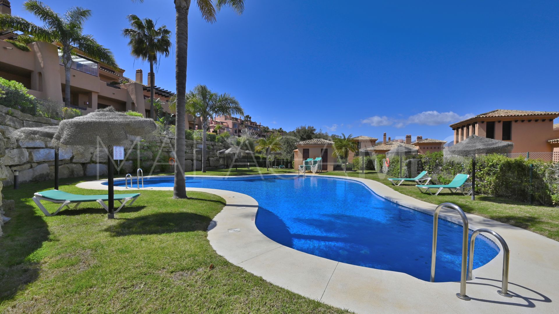 Apartamento planta baja a la venta de 2 bedrooms in El Soto de Marbella