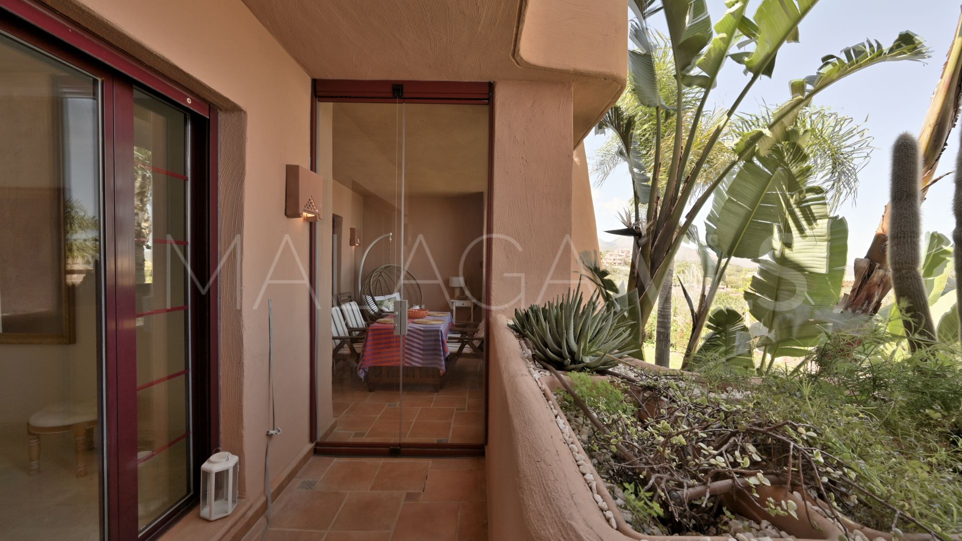 Apartamento planta baja a la venta de 2 bedrooms in El Soto de Marbella