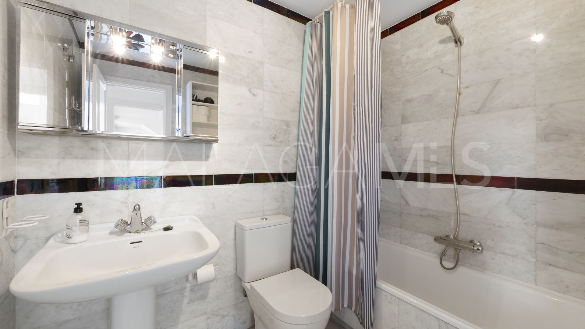 Se vende adosado in Torrequebrada de 2 bedrooms