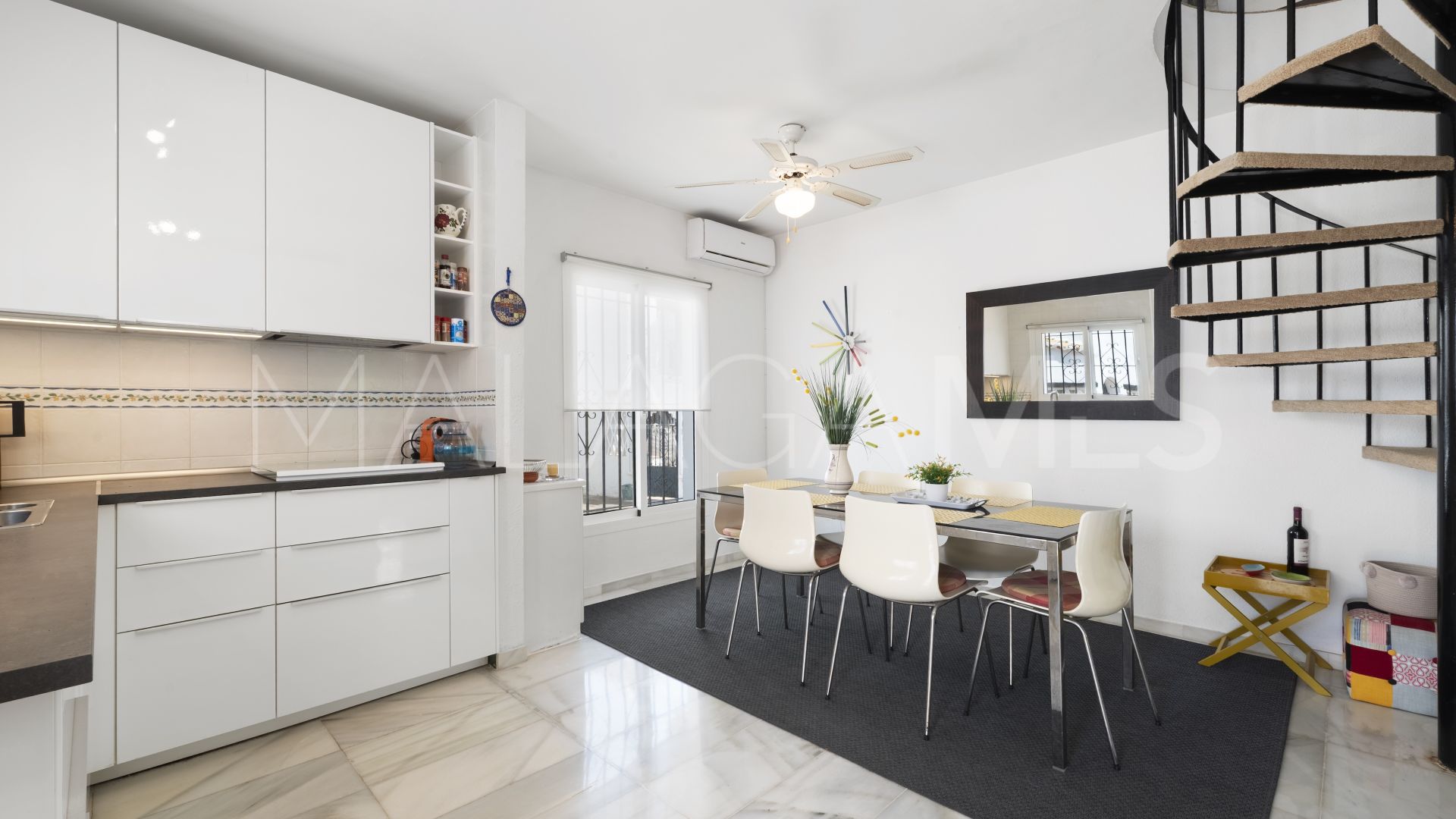 Villa for sale in Calahonda