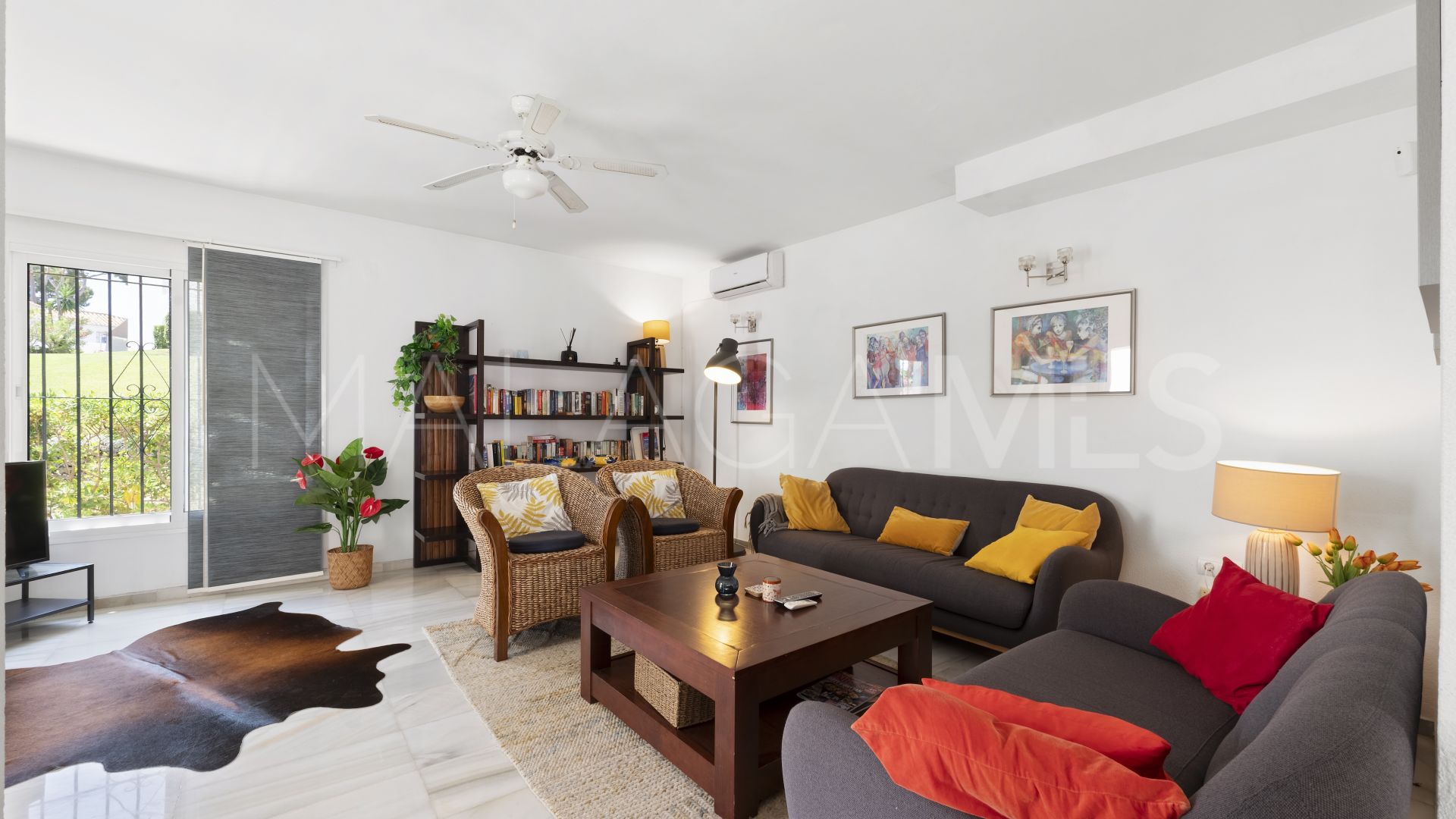 Villa for sale in Calahonda