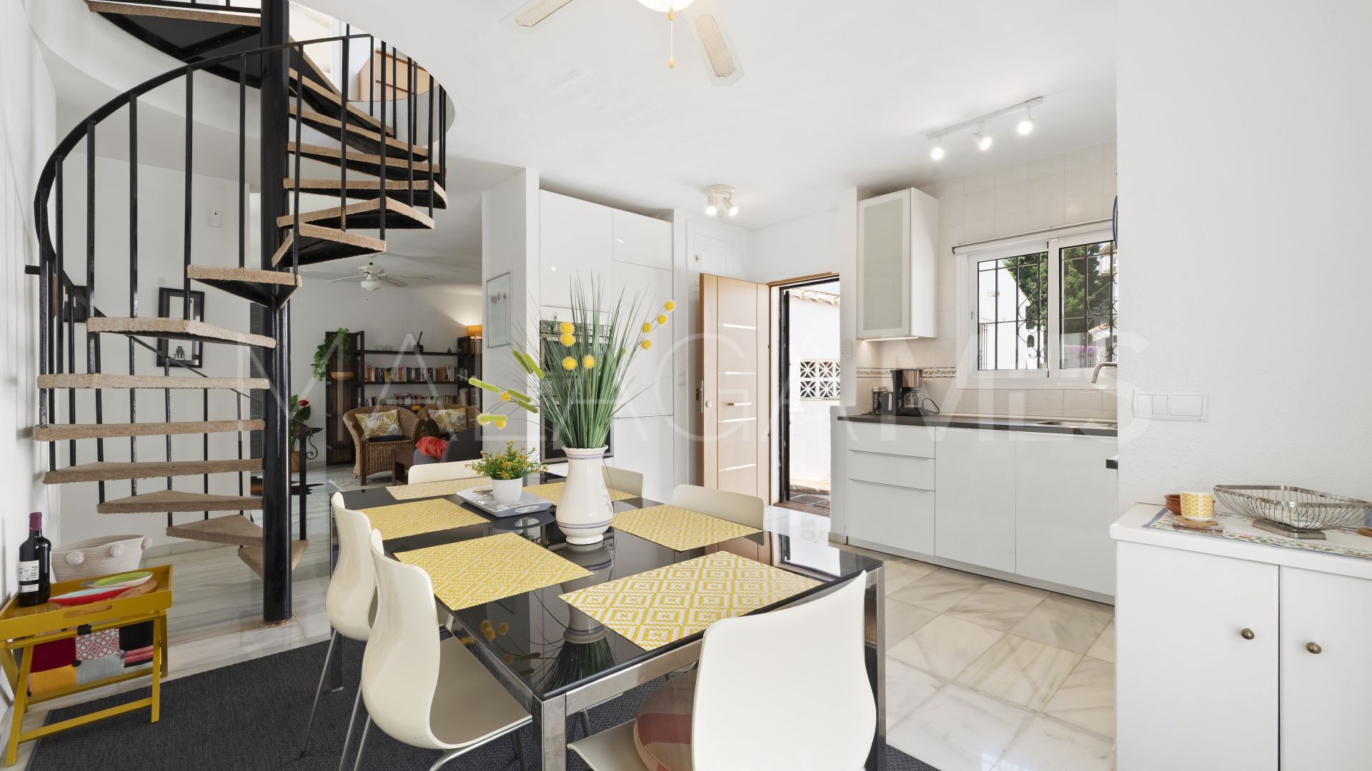 Villa for sale in Calahonda