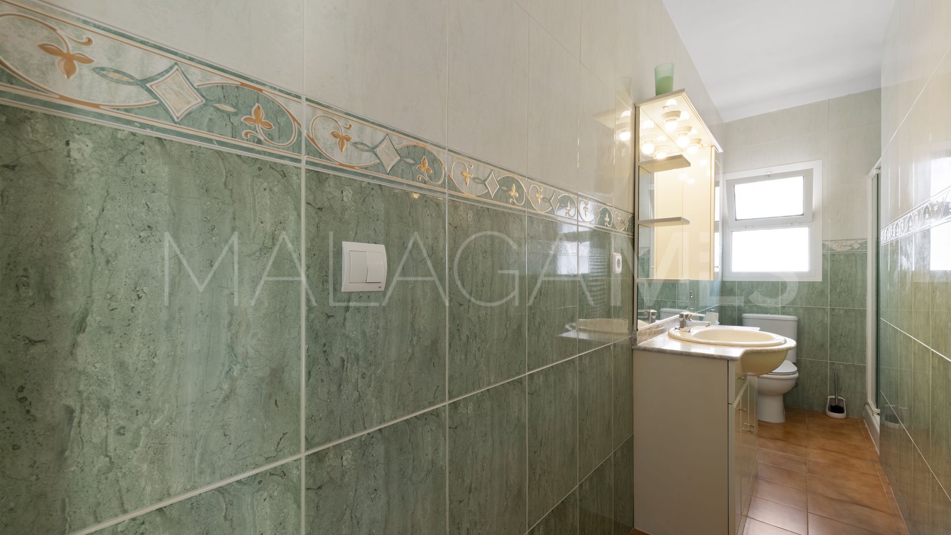 Villa for sale in Calahonda
