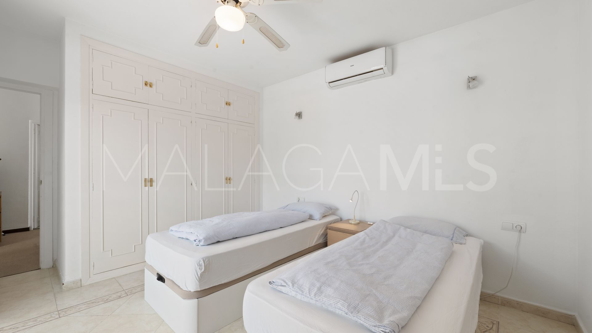 Villa for sale in Calahonda
