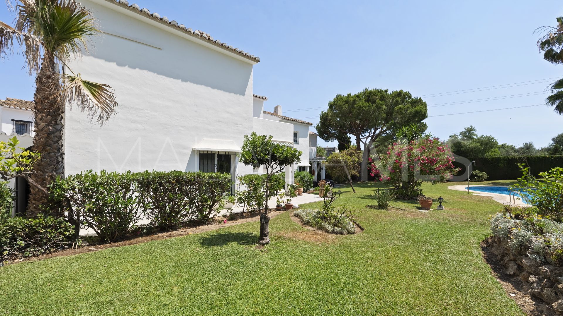 Villa for sale in Calahonda