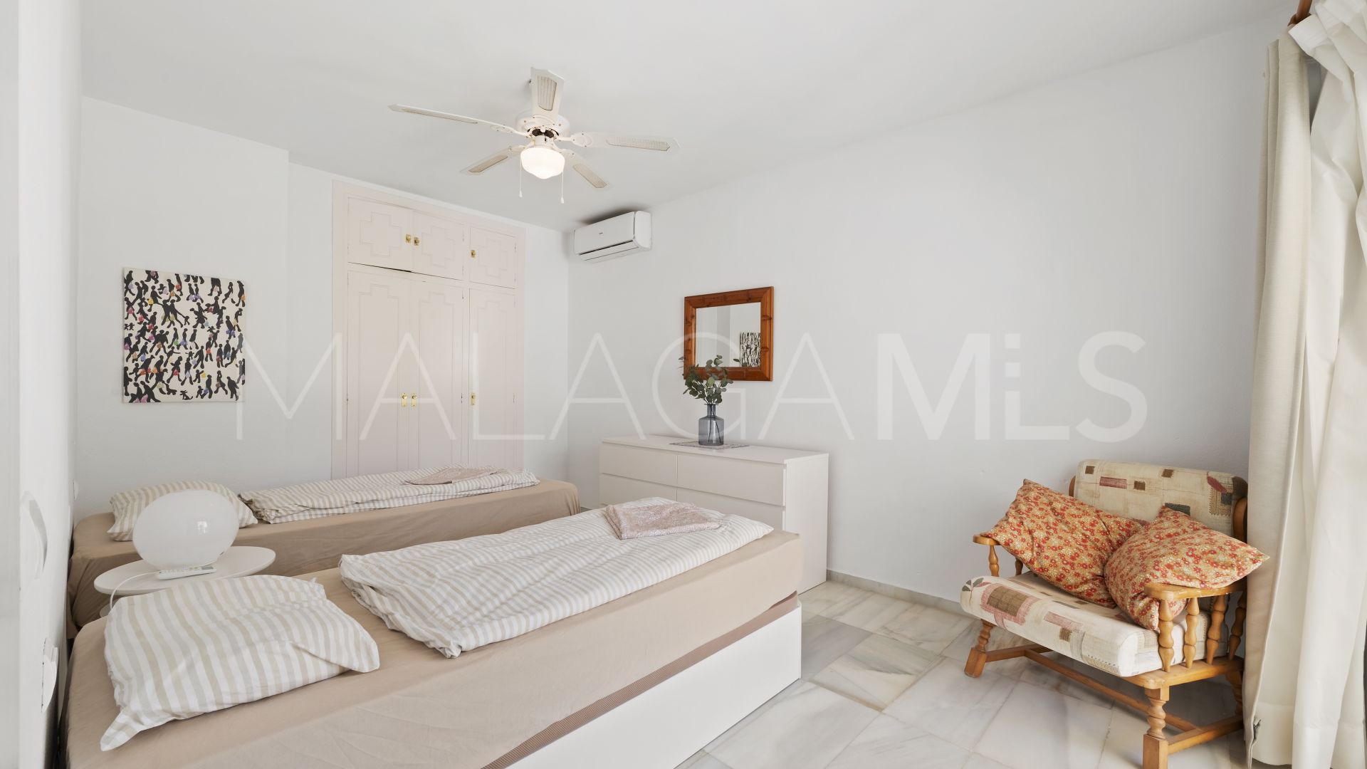 Villa for sale in Calahonda