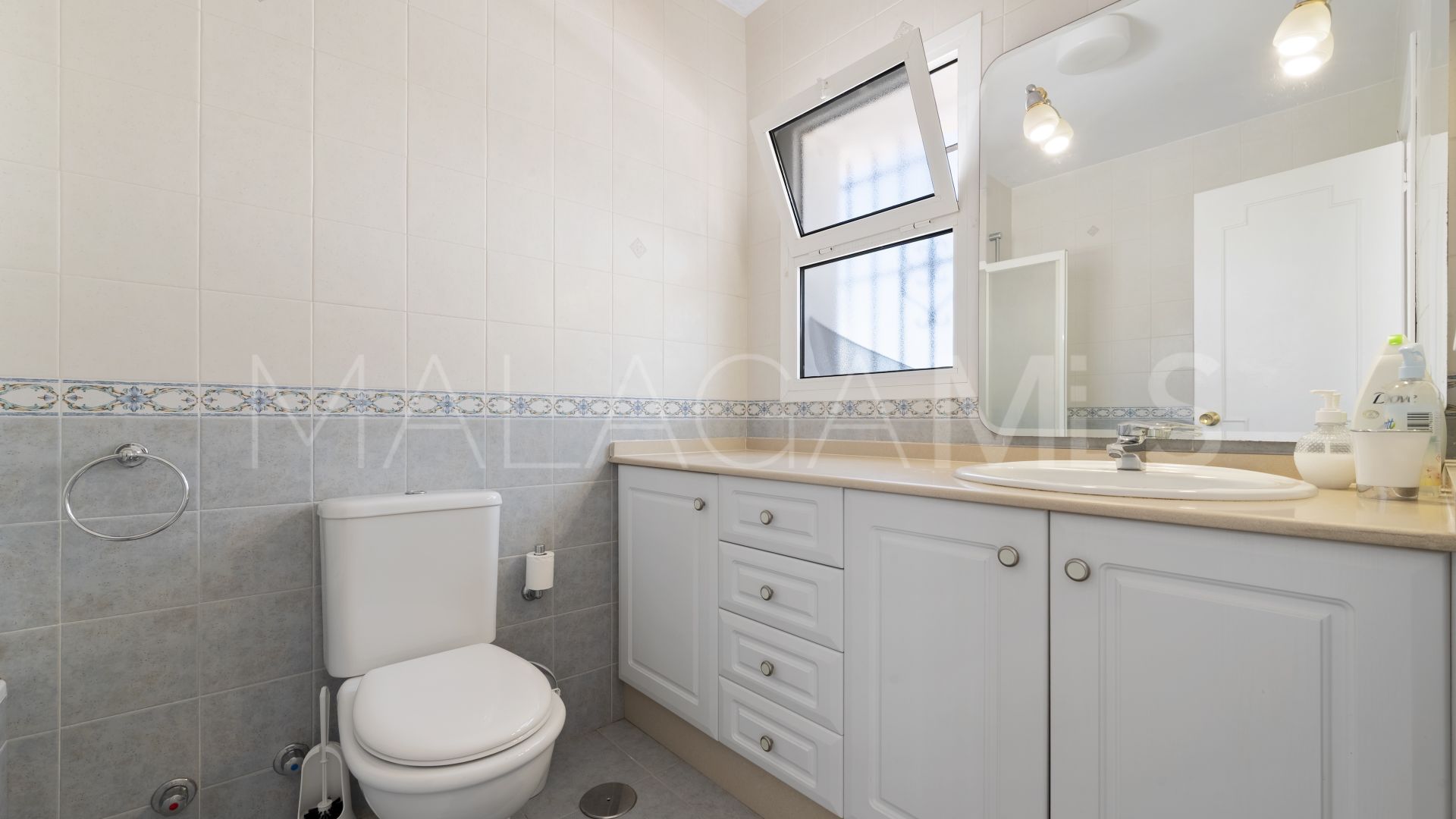 Villa for sale in Calahonda