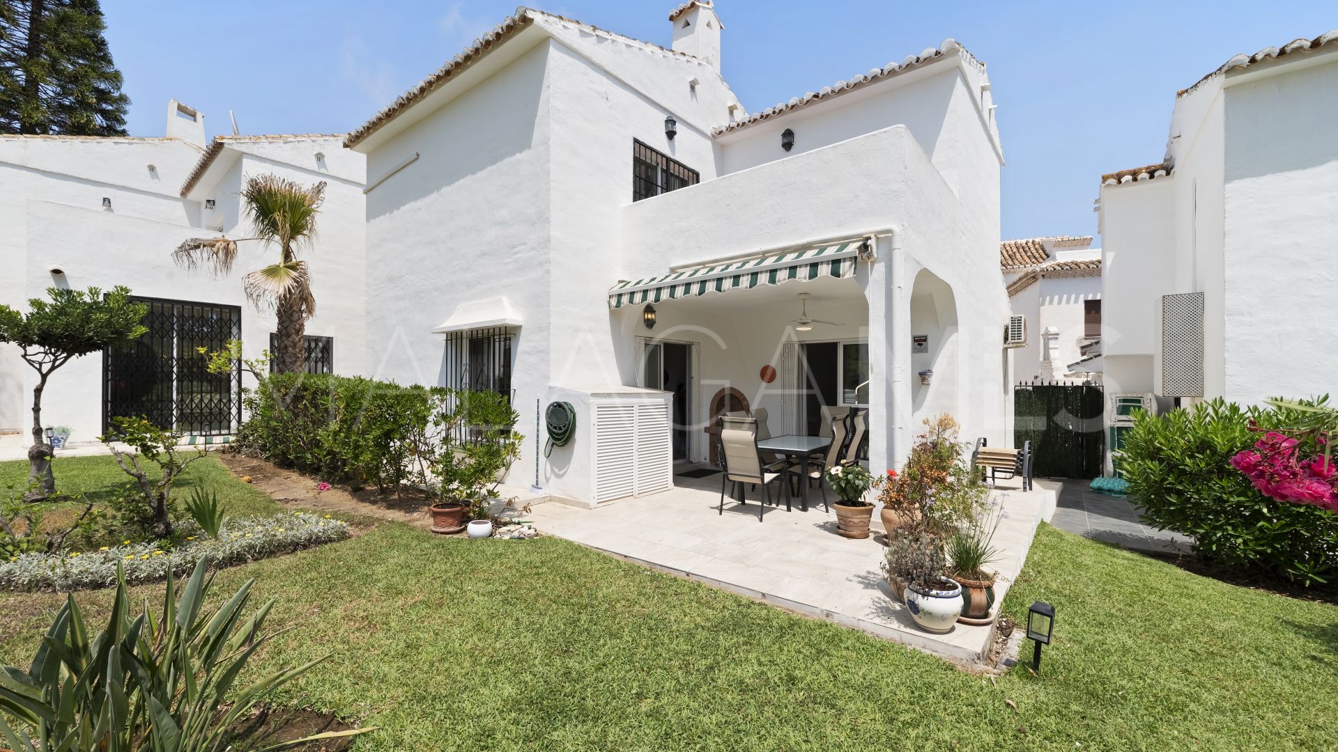 Villa for sale in Calahonda