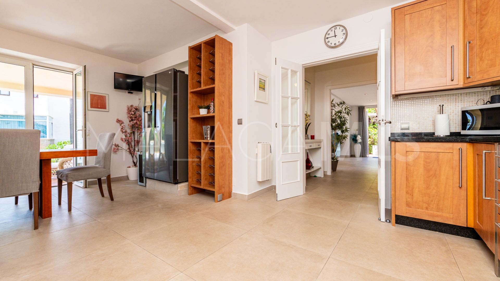 For sale villa with 6 bedrooms in Calahonda