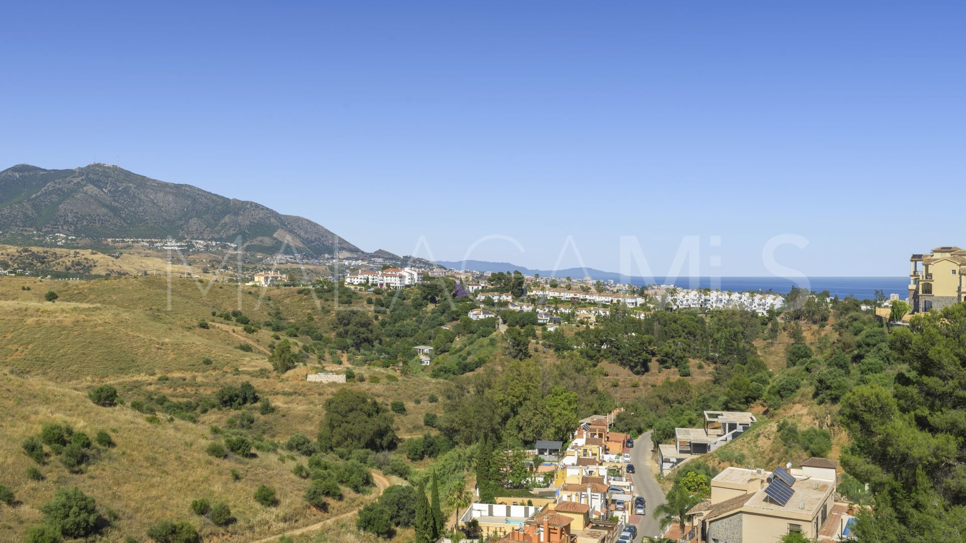Sierrezuela 4 bedrooms villa for sale