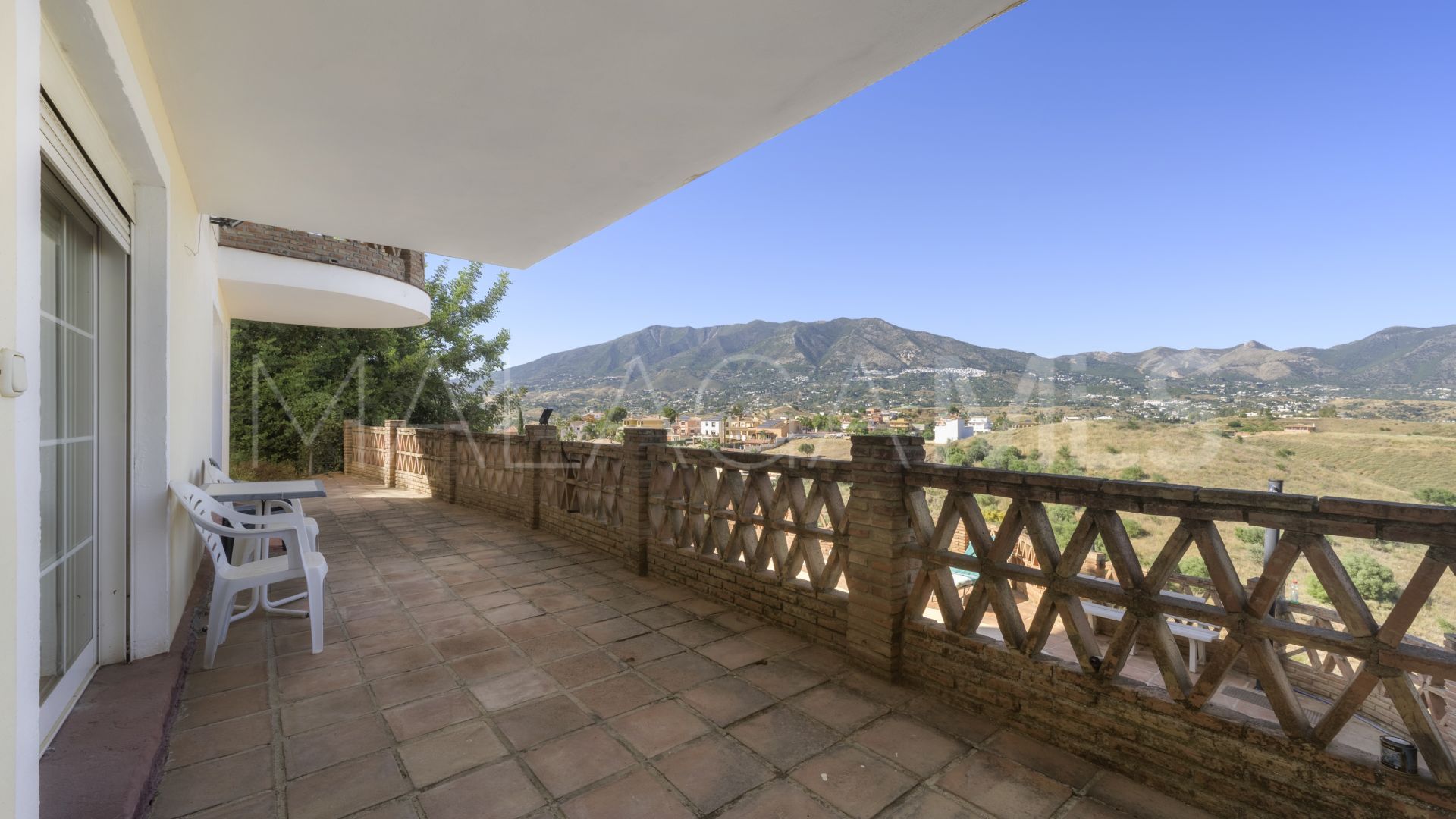 Sierrezuela 4 bedrooms villa for sale