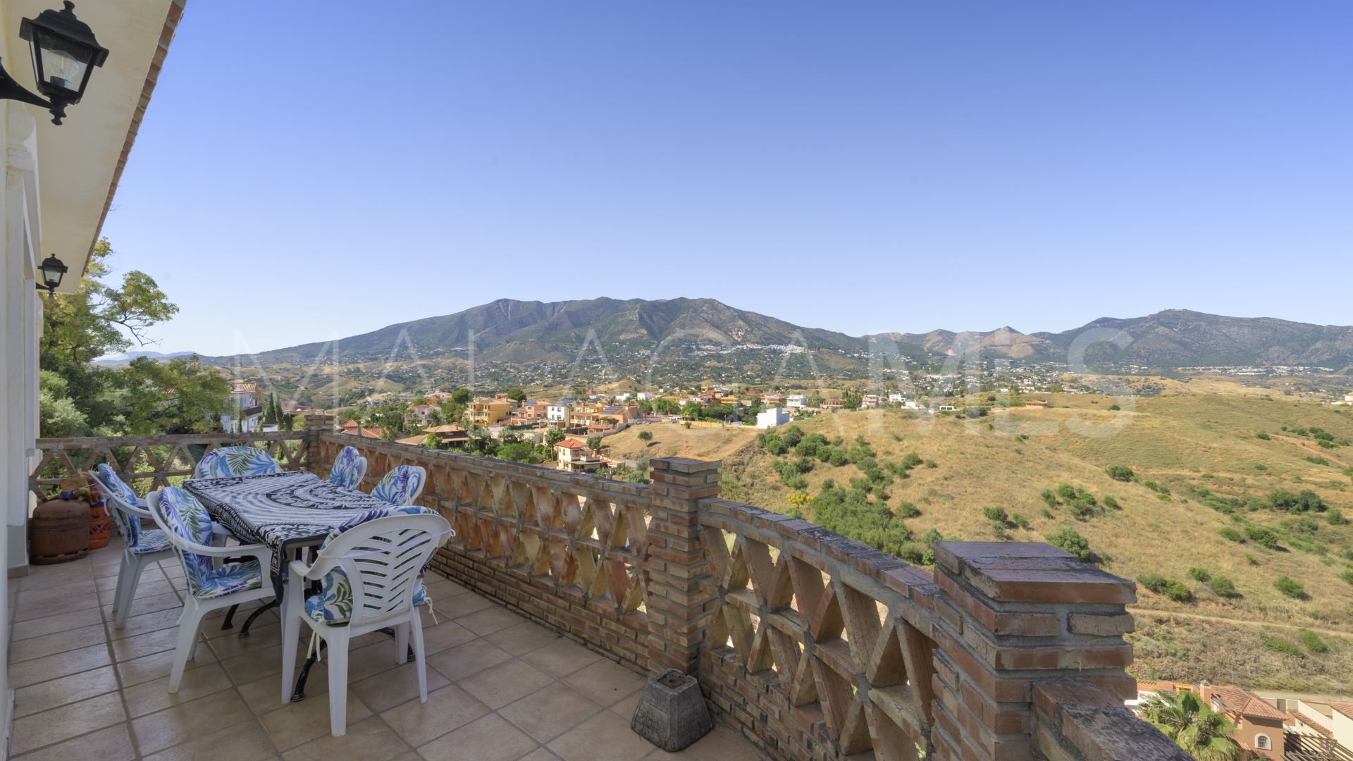 Sierrezuela 4 bedrooms villa for sale