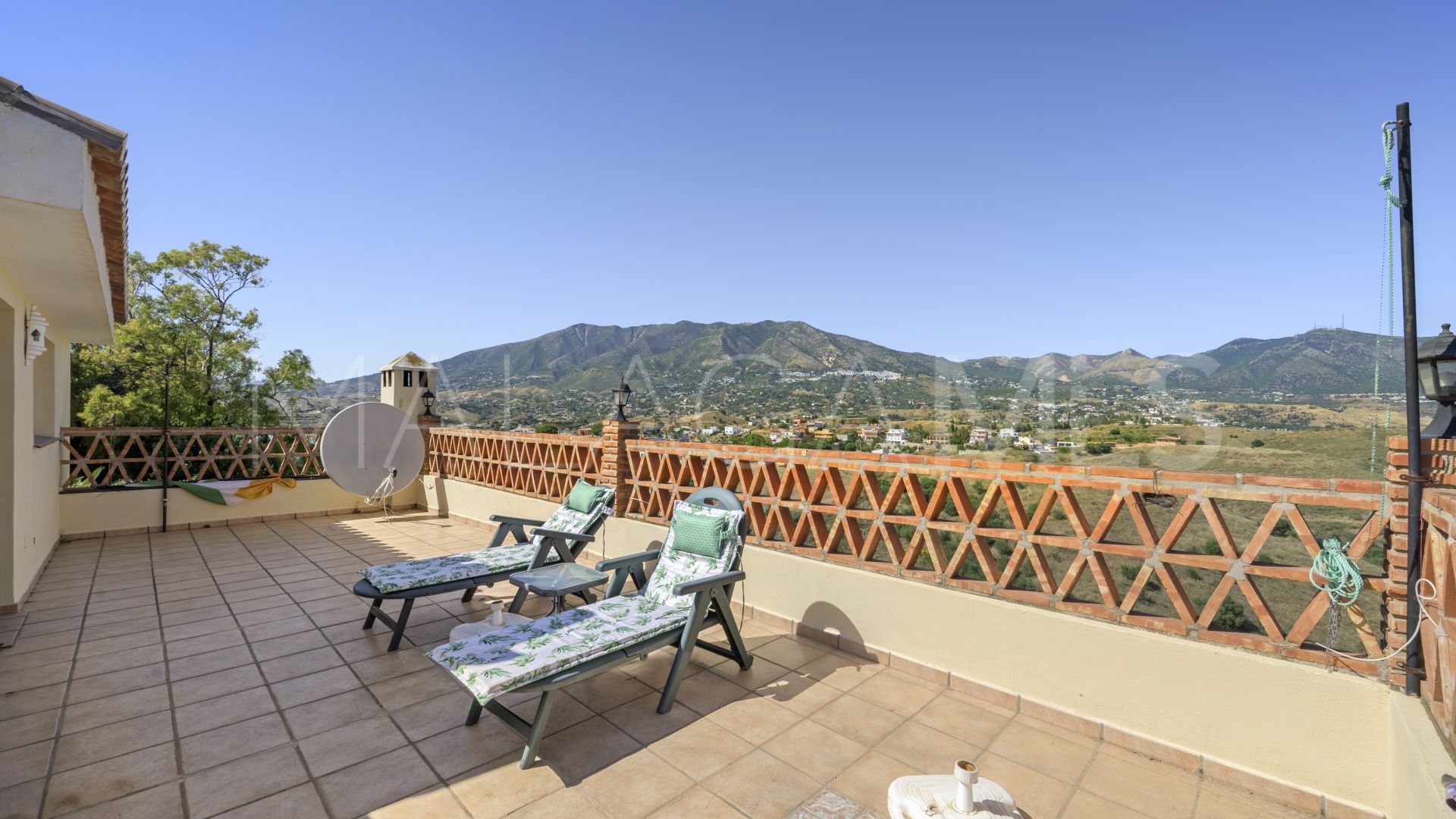 Sierrezuela 4 bedrooms villa for sale