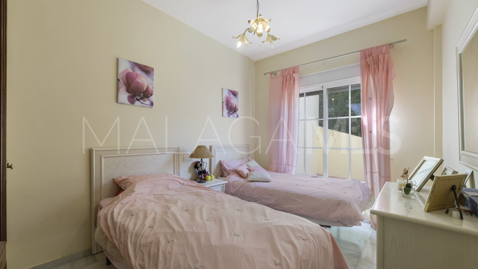 Sierrezuela 4 bedrooms villa for sale