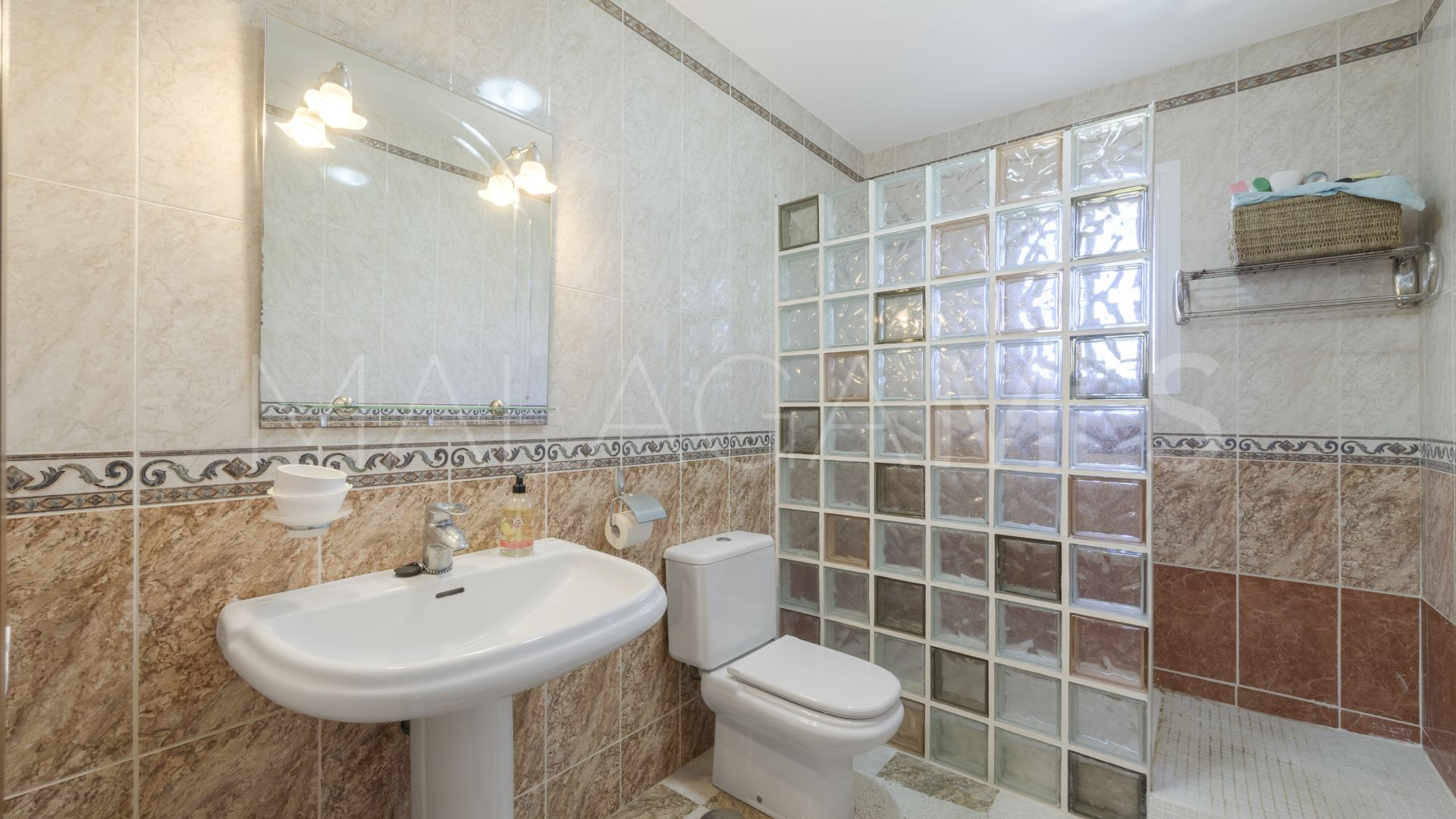 Sierrezuela 4 bedrooms villa for sale