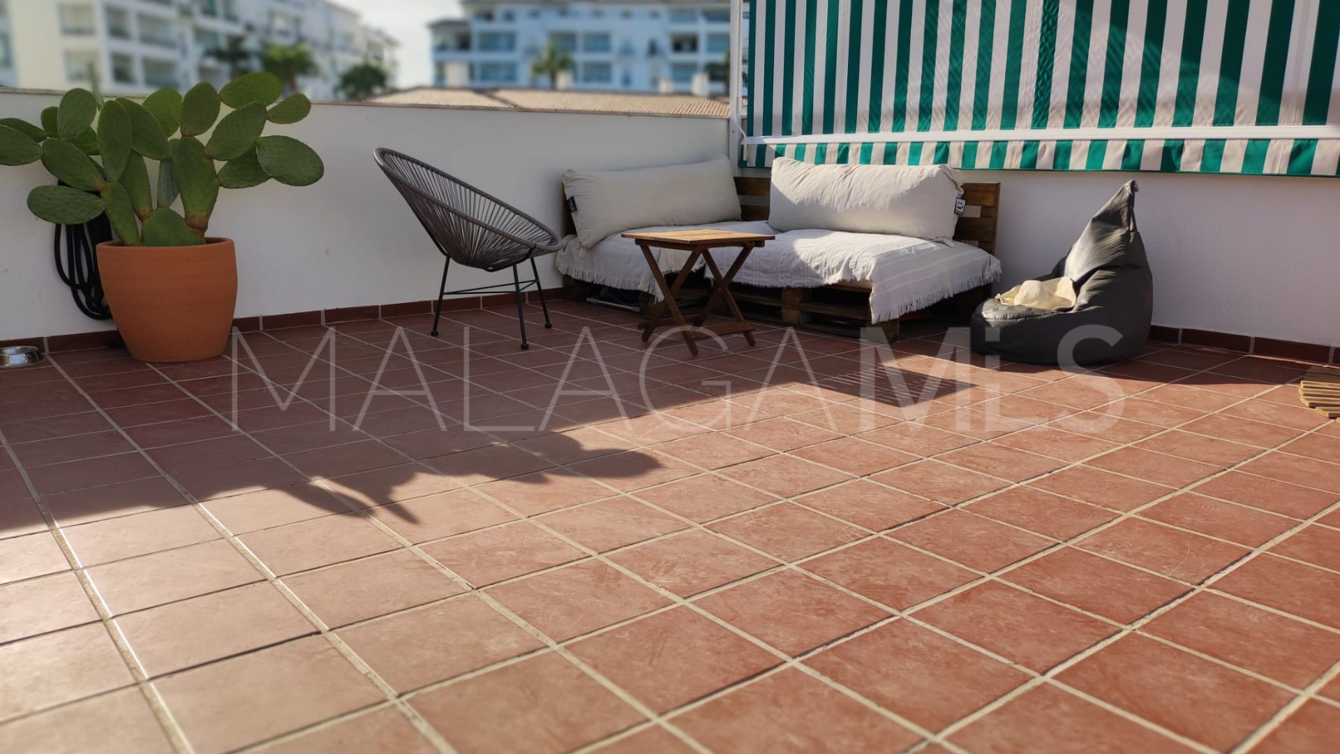 Takvåning for sale in Miraflores