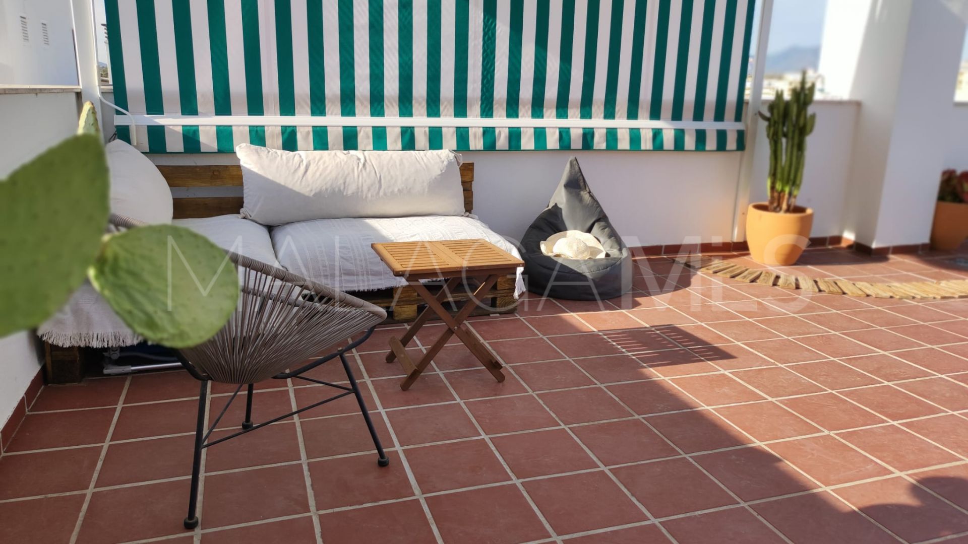 Takvåning for sale in Miraflores