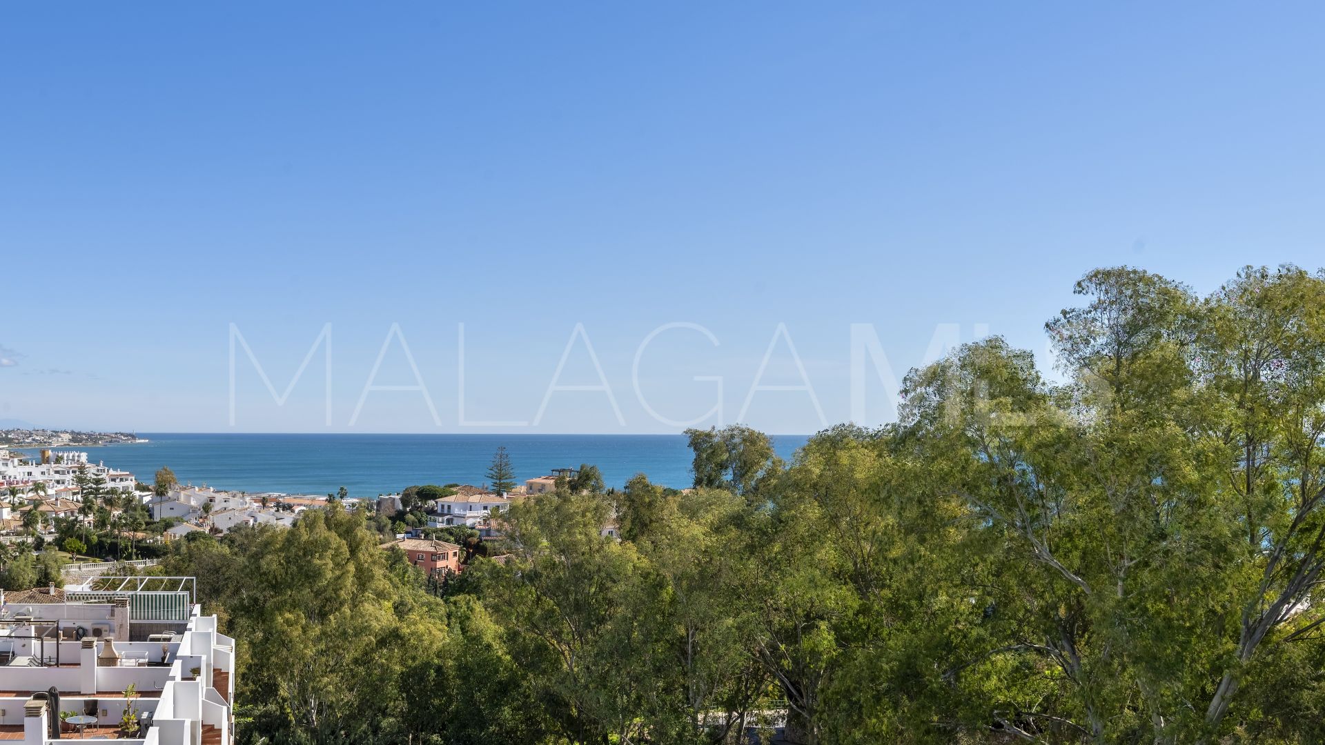 For sale penthouse in Miraflores with 2 bedrooms