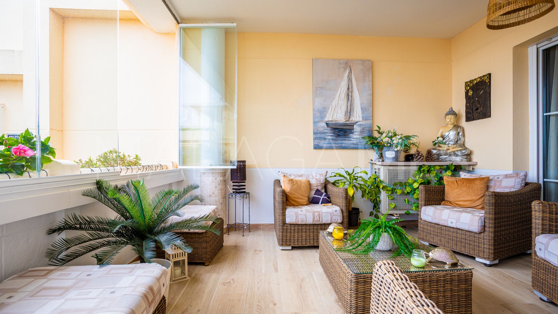 Se vende apartamento in Cabopino with 2 bedrooms