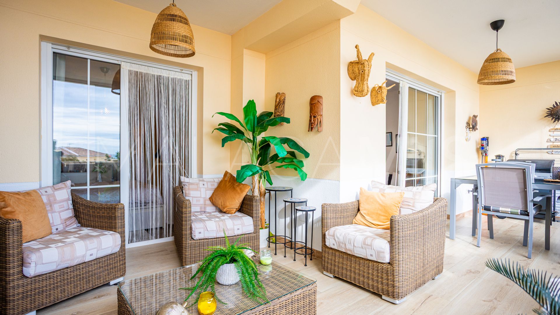 Se vende apartamento in Cabopino with 2 bedrooms