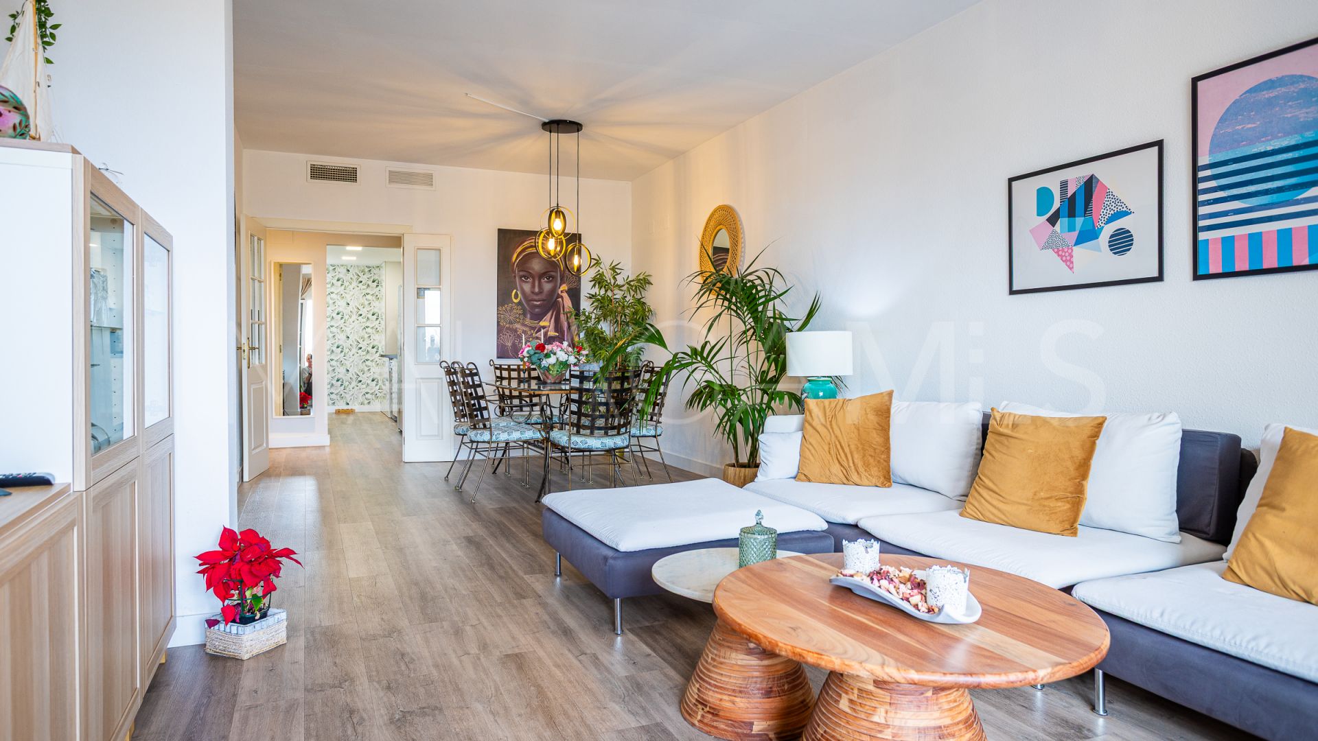 Se vende apartamento in Cabopino with 2 bedrooms