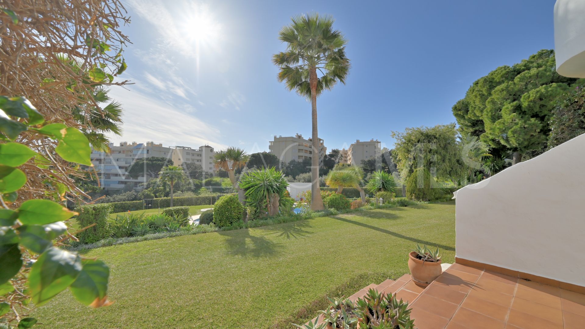 For sale 2 bedrooms ground floor apartment in Calahonda