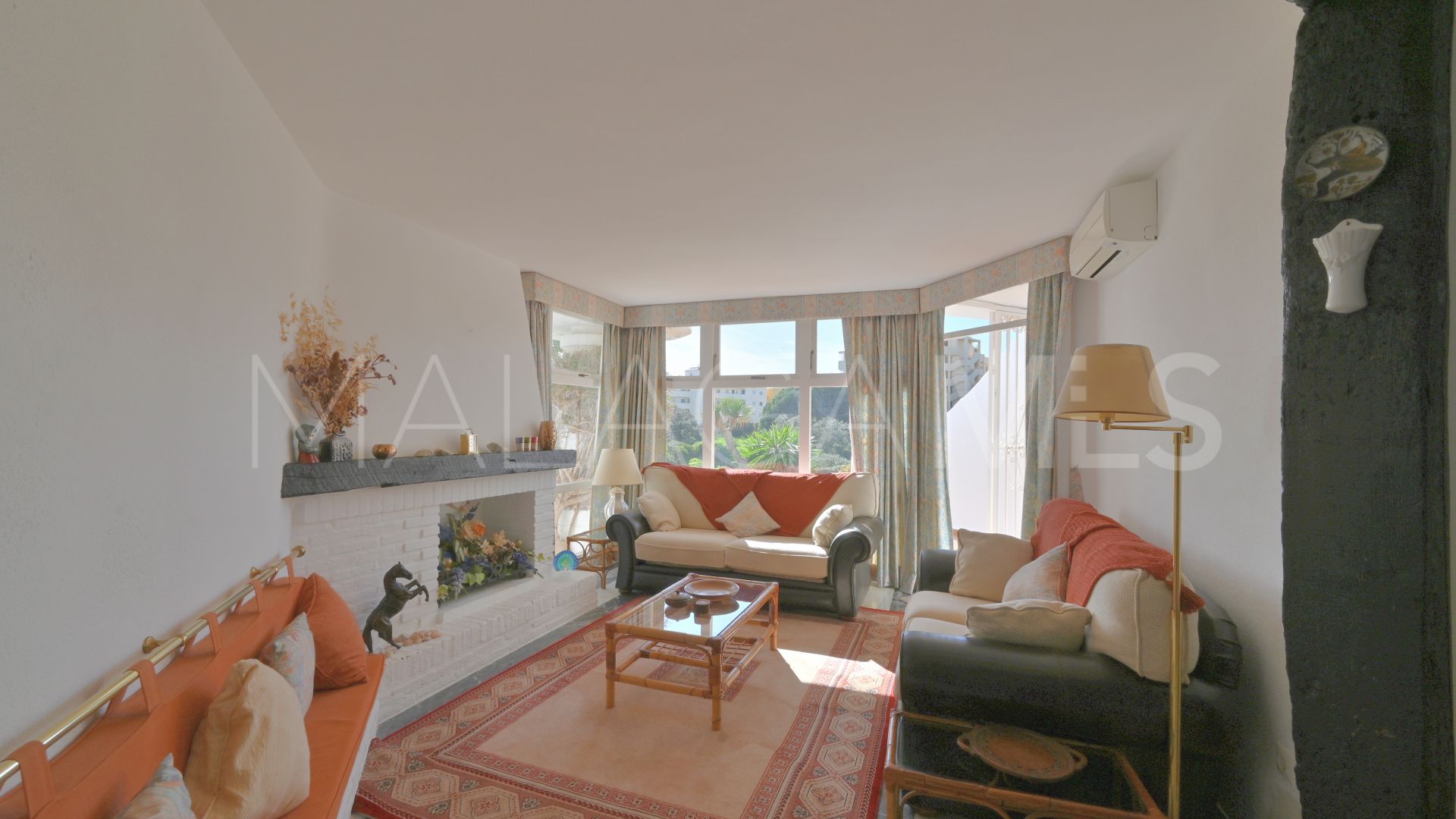 For sale 2 bedrooms ground floor apartment in Calahonda