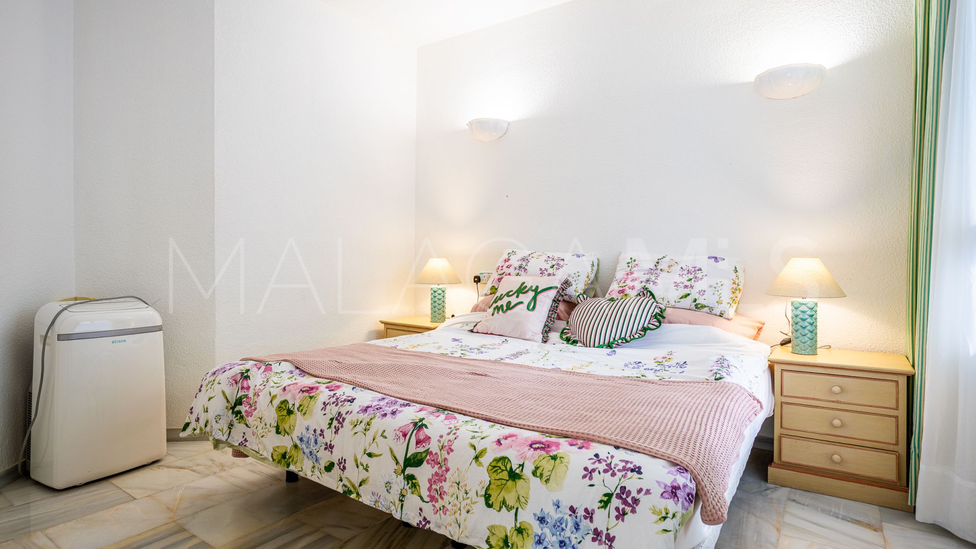 For sale apartment in Calahonda with 2 bedrooms