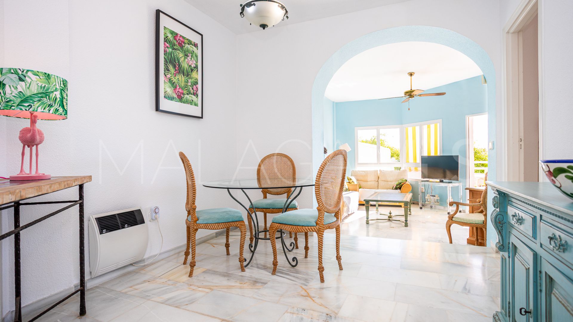 For sale apartment in Calahonda with 2 bedrooms