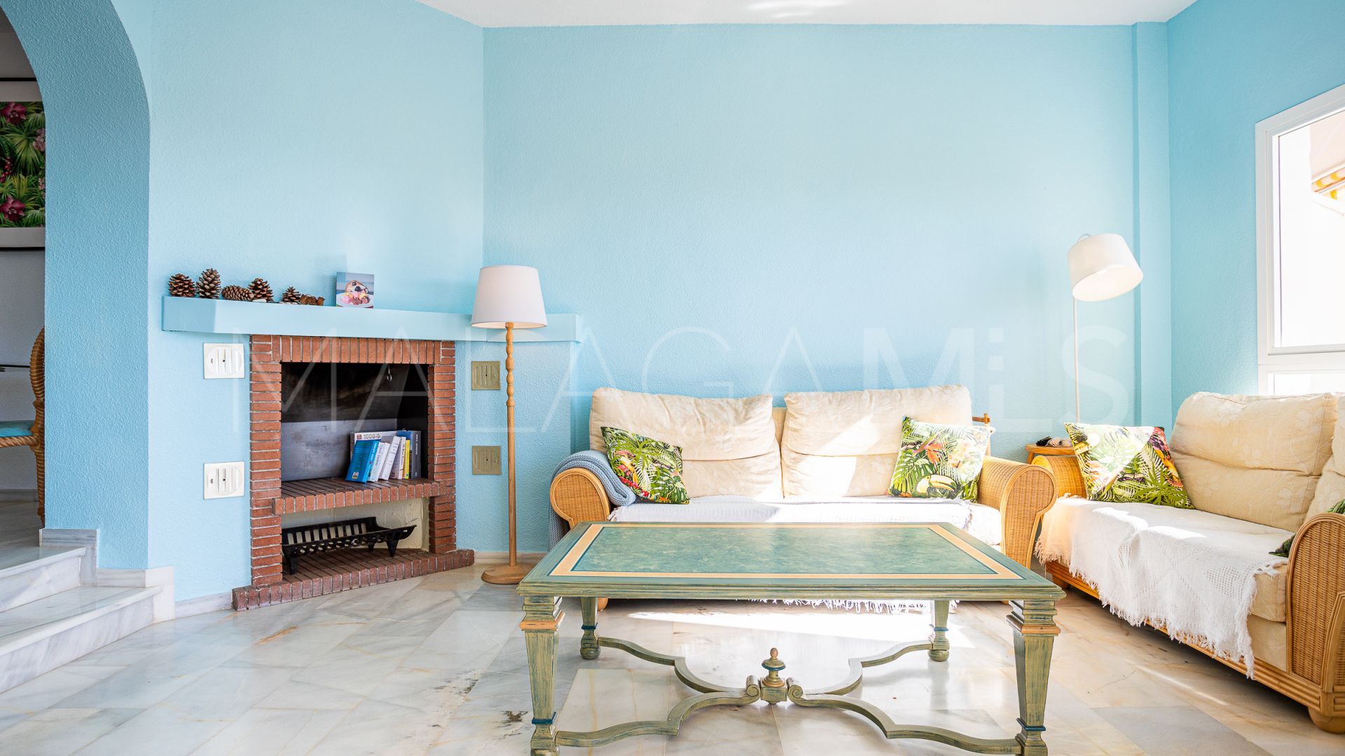 For sale apartment in Calahonda with 2 bedrooms