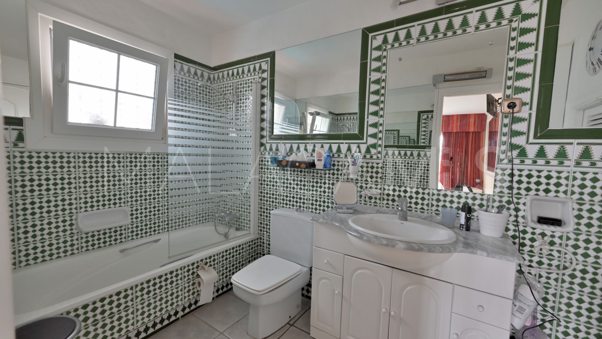 Adosado with 3 bedrooms for sale in Mijas Golf