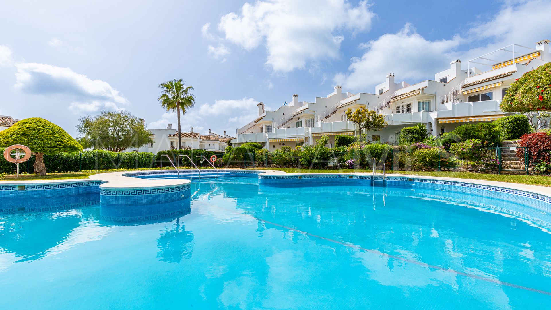 Maison de ville for sale in Calahonda