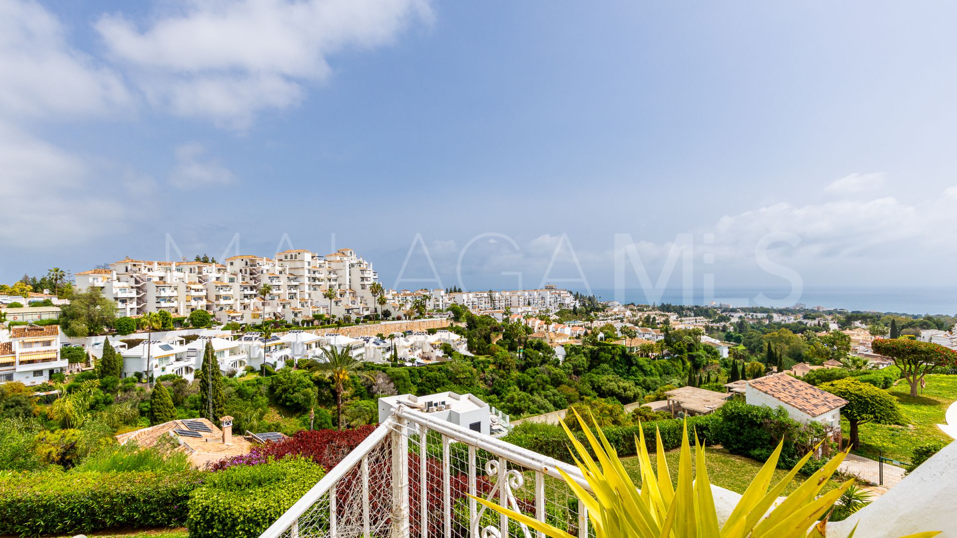 Maison de ville for sale in Calahonda