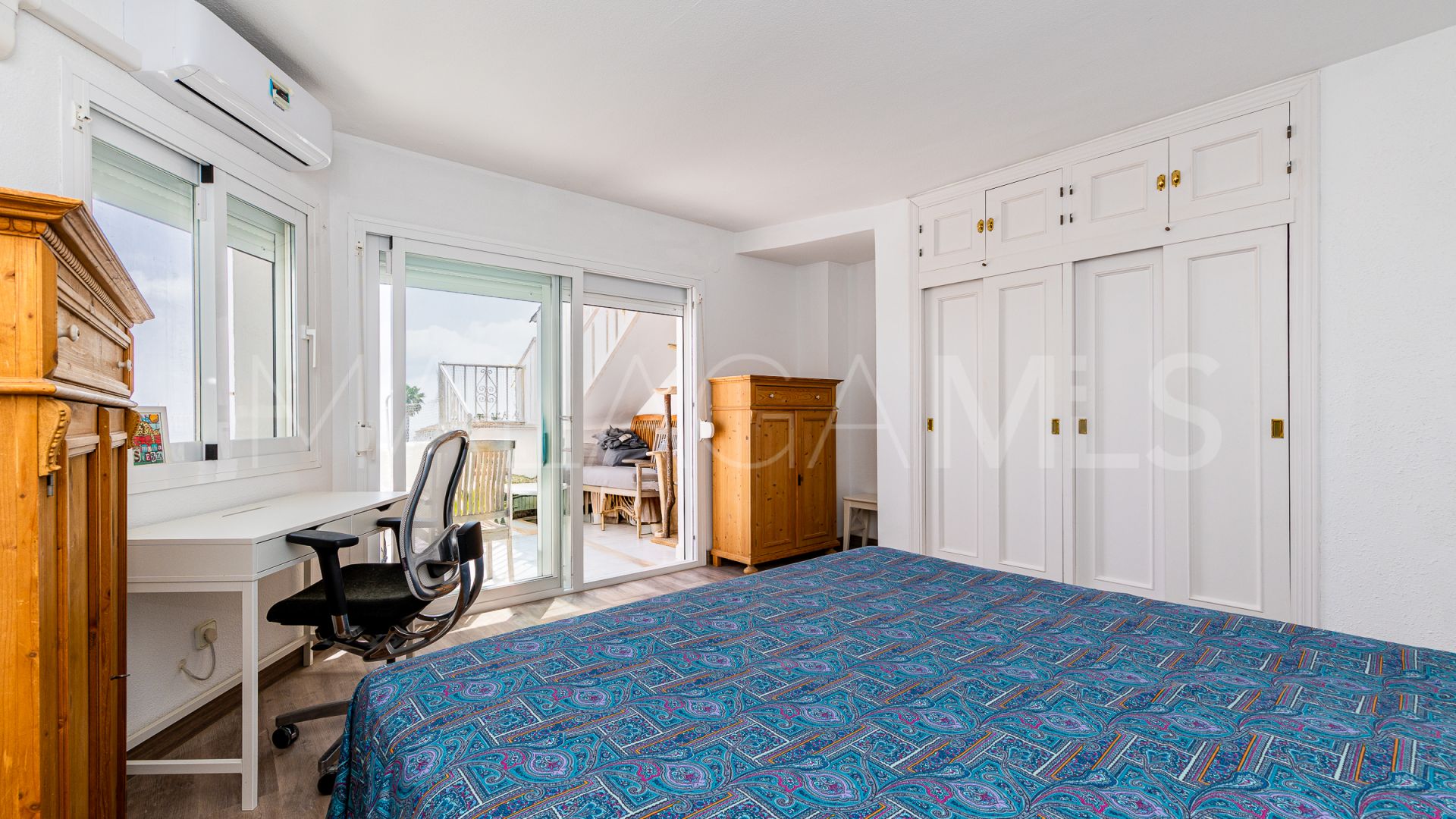 Maison de ville for sale in Calahonda