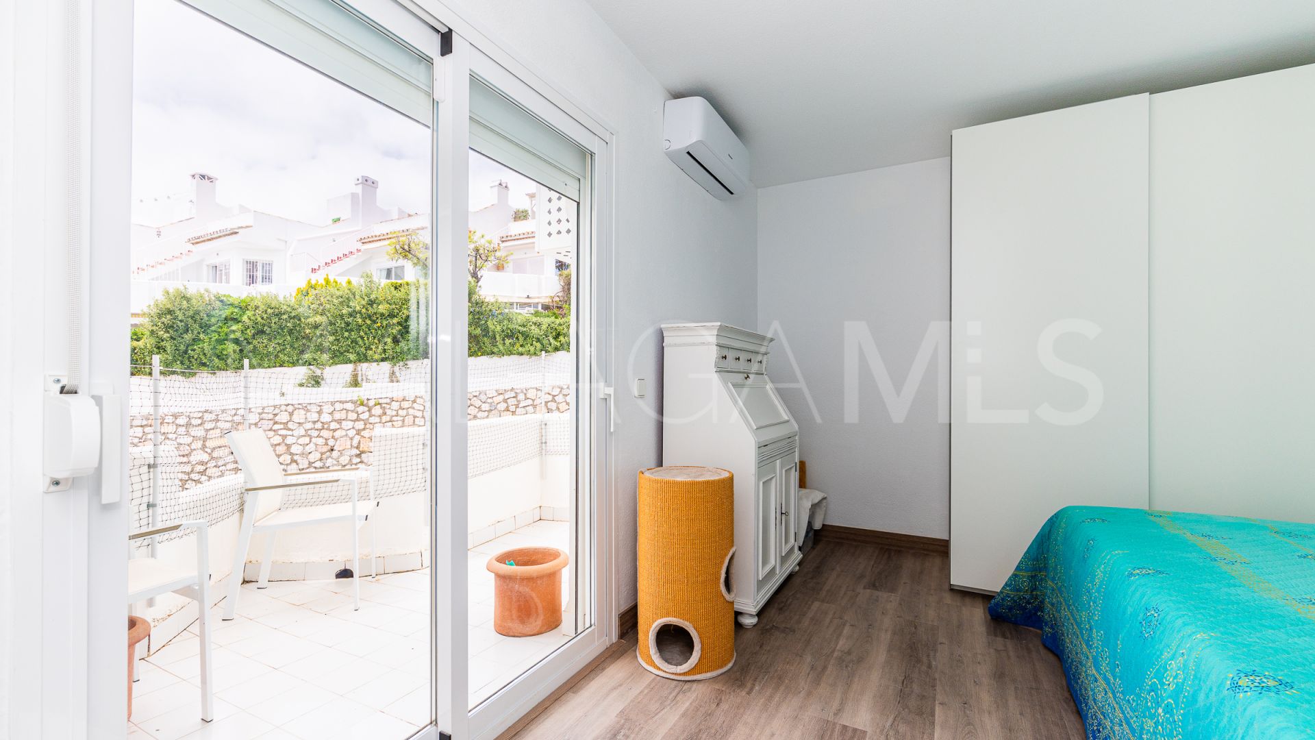 Maison de ville for sale in Calahonda