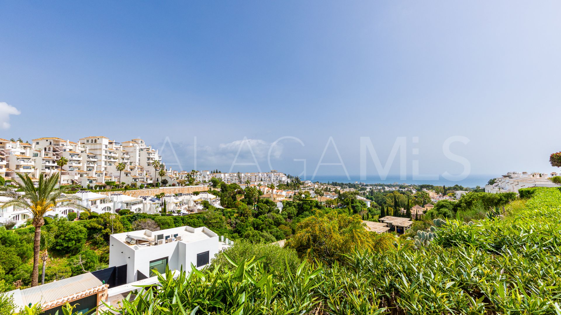 Maison de ville for sale in Calahonda