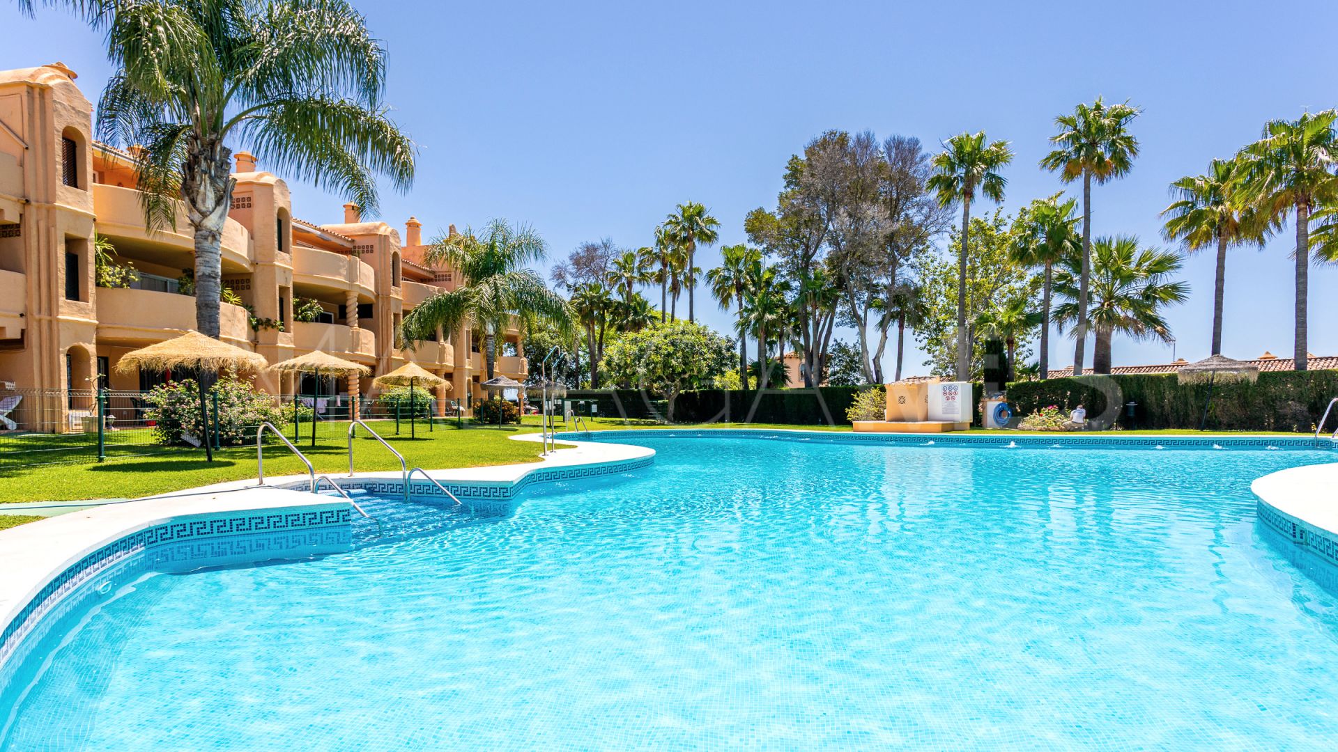 Se vende apartamento in Calahonda de 2 bedrooms